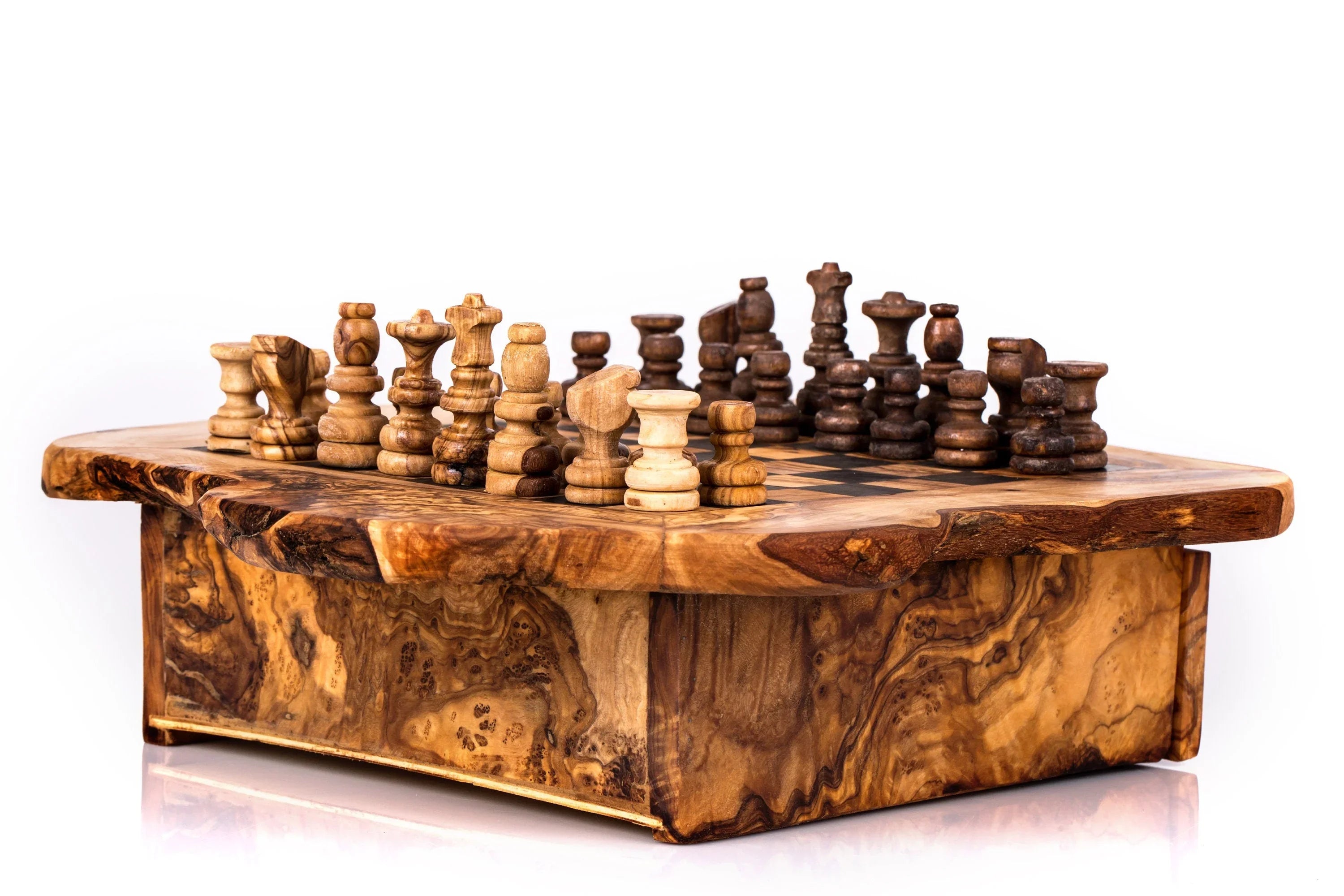 Olive wood unnamed product – handcrafted, natural design