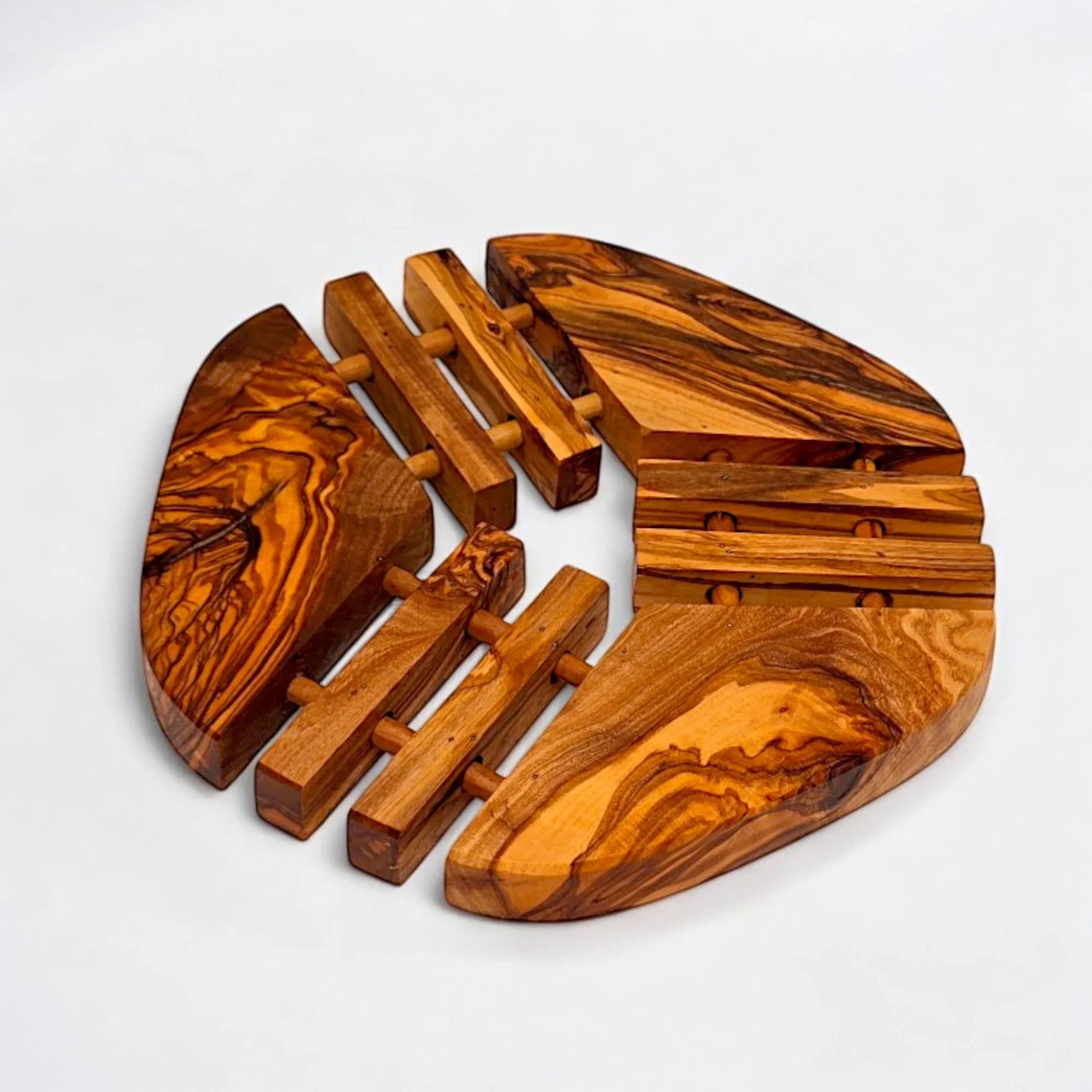 Olive wood apple pan coaster 19 – handcrafted, natural design