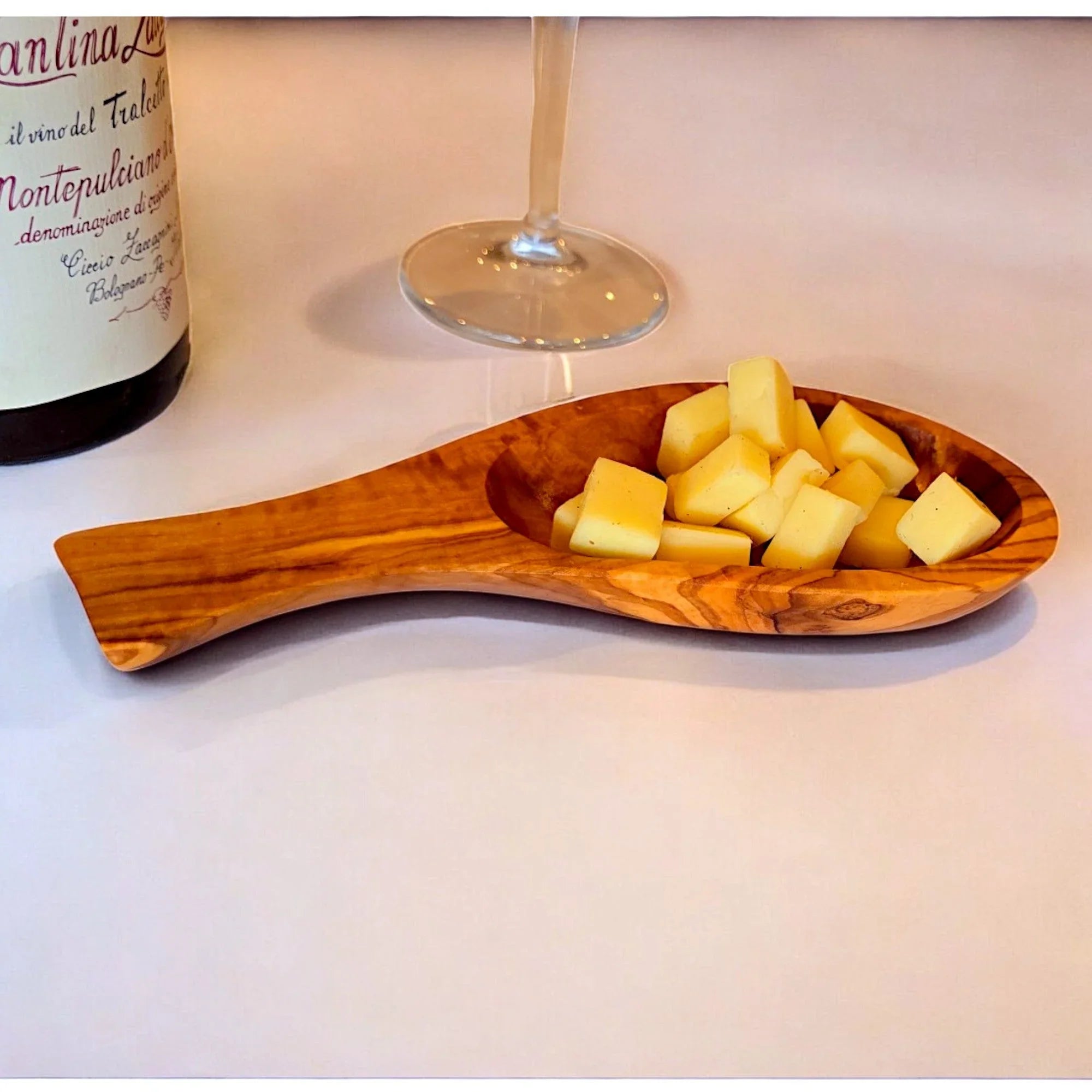 Olive wood unnamed product – handcrafted, natural design