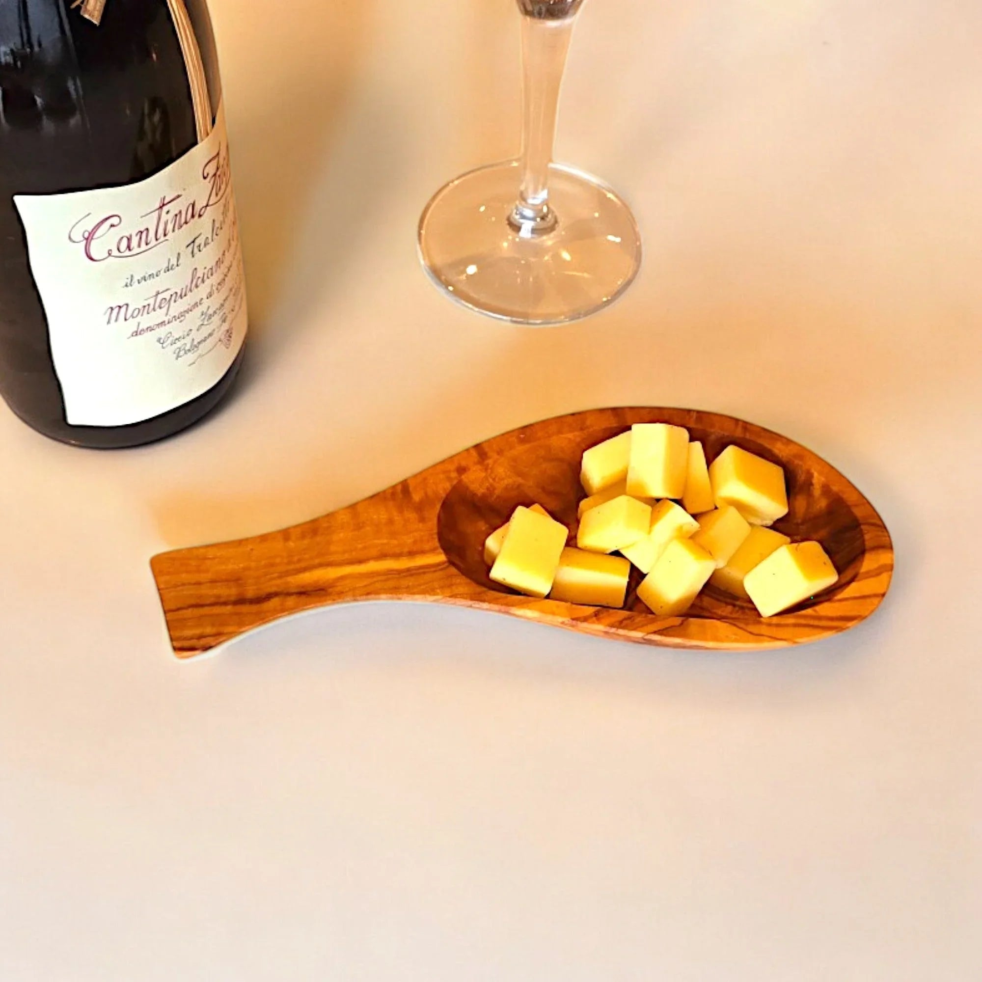 Olive wood unnamed product – handcrafted, natural design
