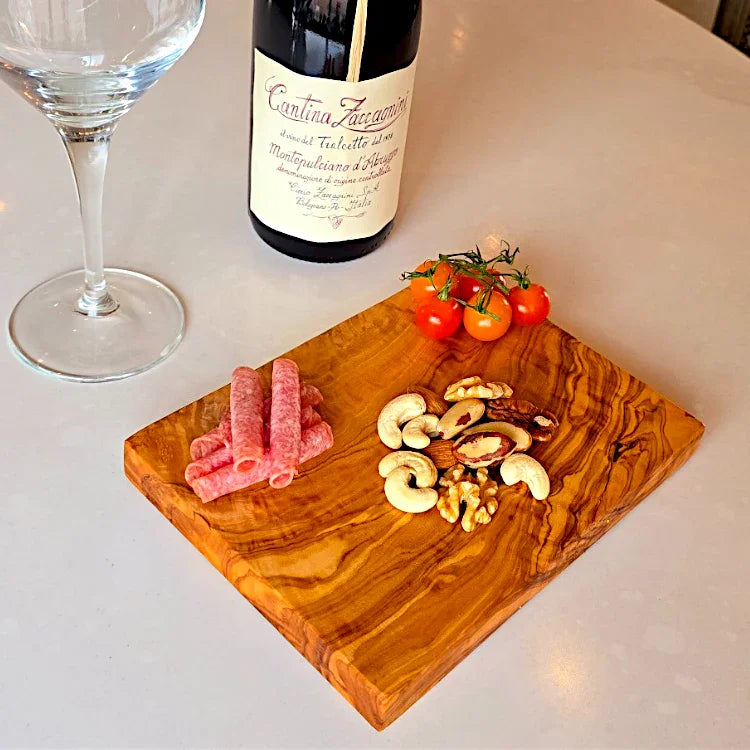 Olive wood unnamed product – handcrafted, natural design
