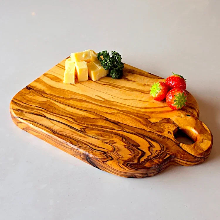 Olive wood cutting board with – handcrafted and natural design