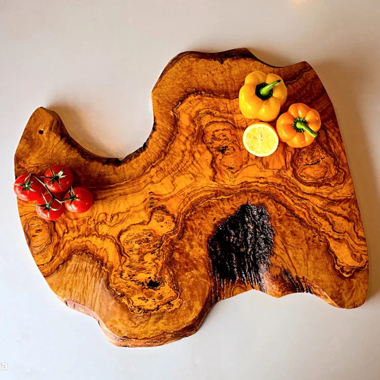 Olive wood unnamed product – handcrafted, natural design