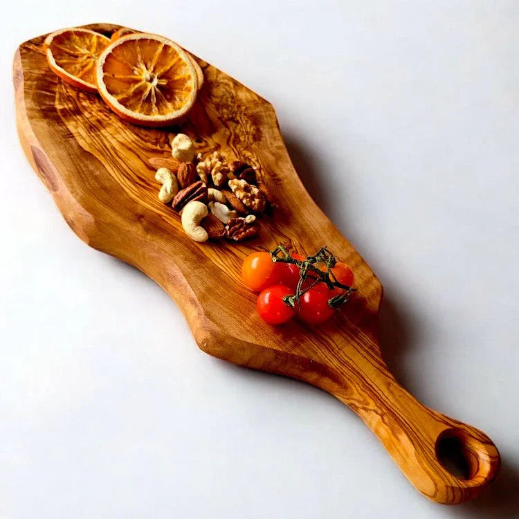 Olive wood cutting board with – handcrafted and natural design