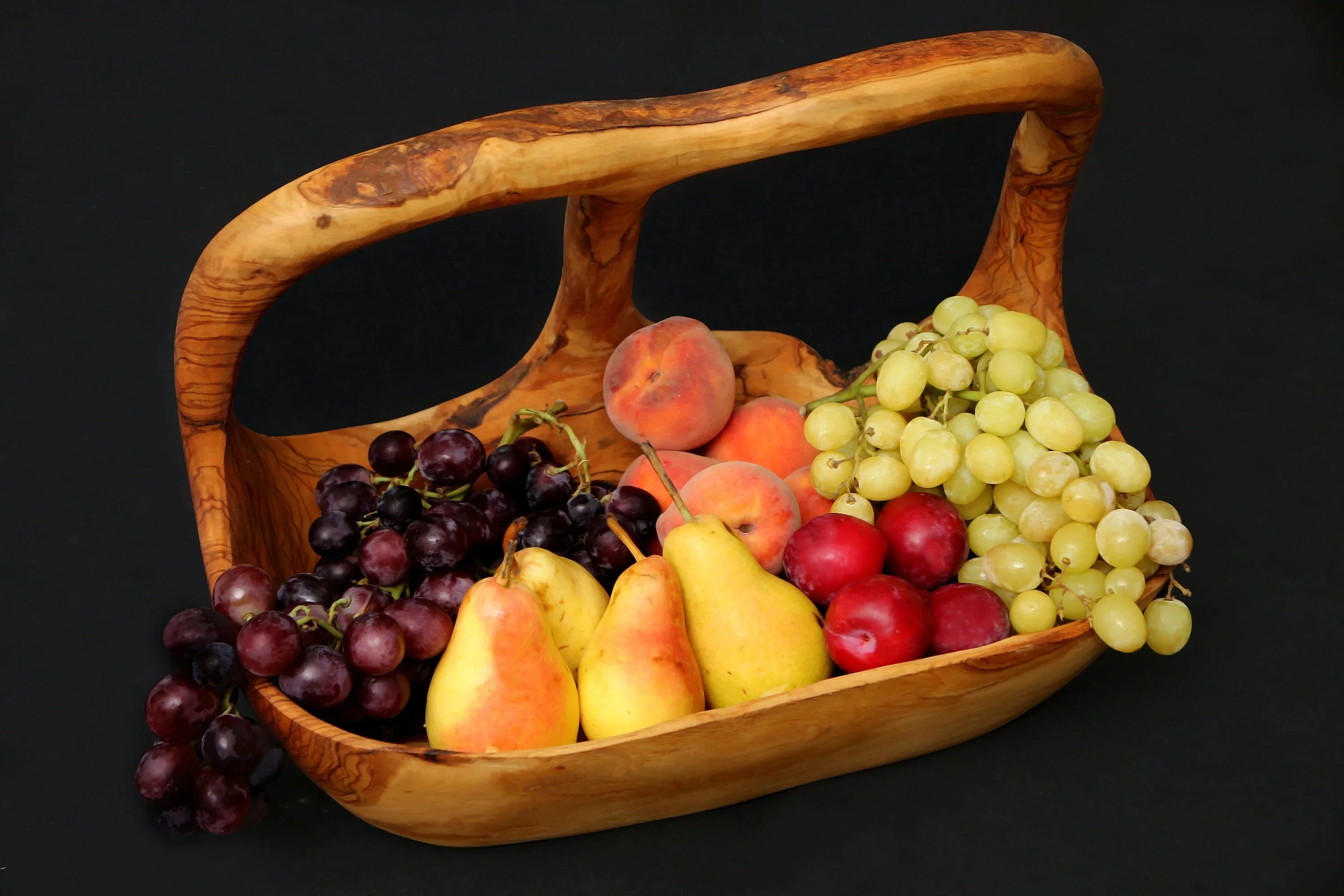 Olive wood unnamed product – handcrafted, natural design