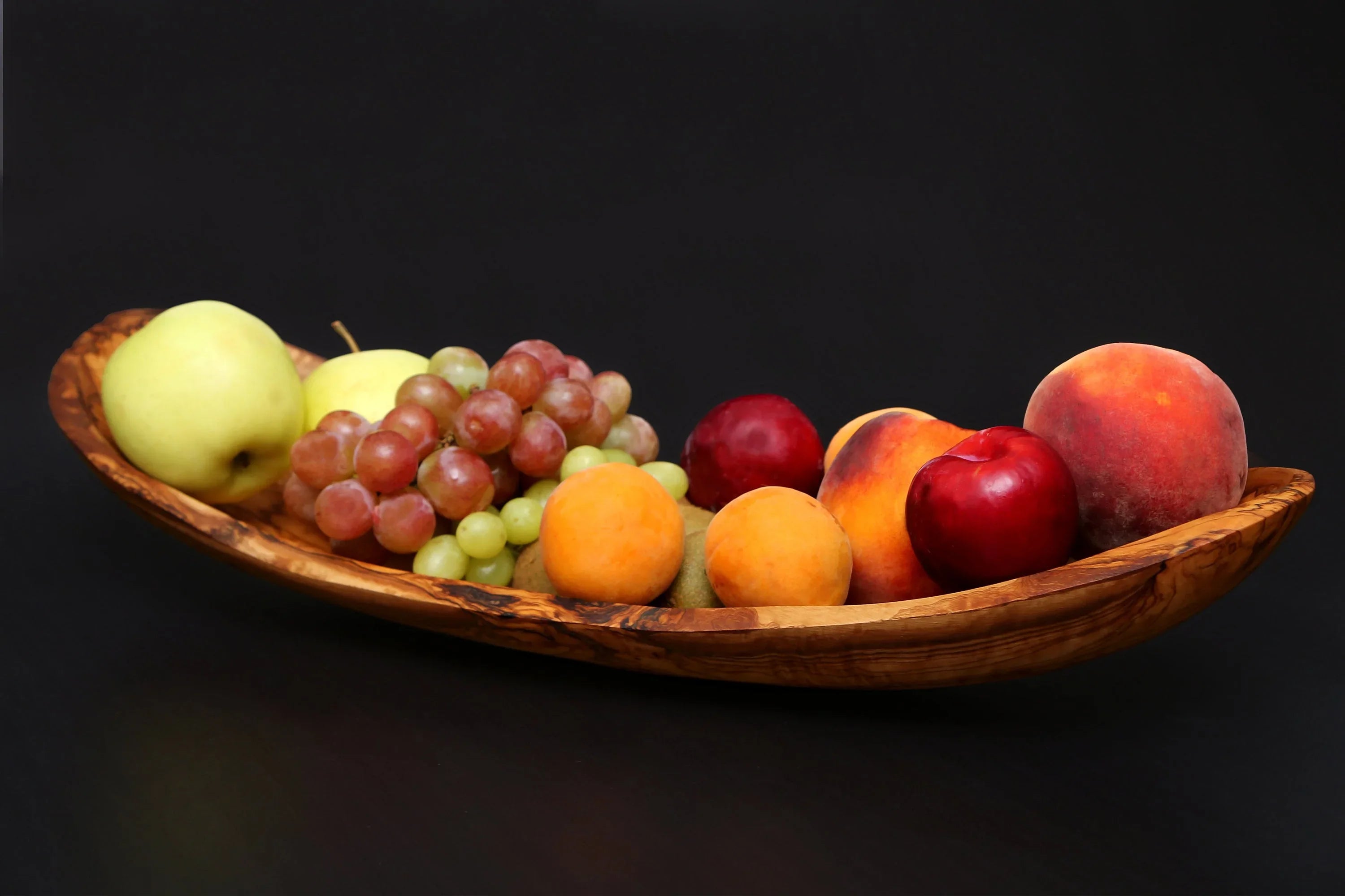 Olive wood unnamed product – handcrafted, natural design
