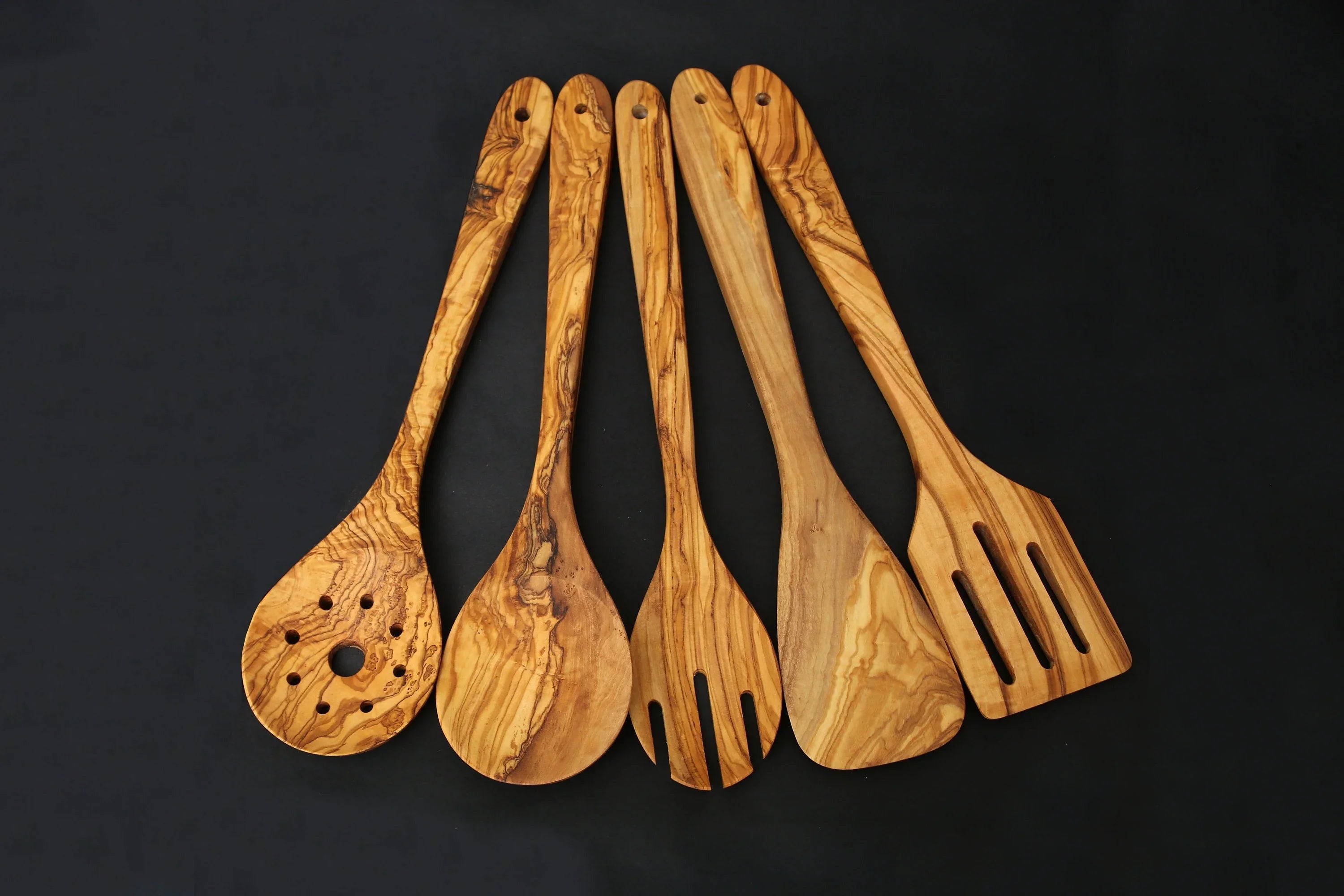 Olive wood unnamed product – handcrafted, natural design