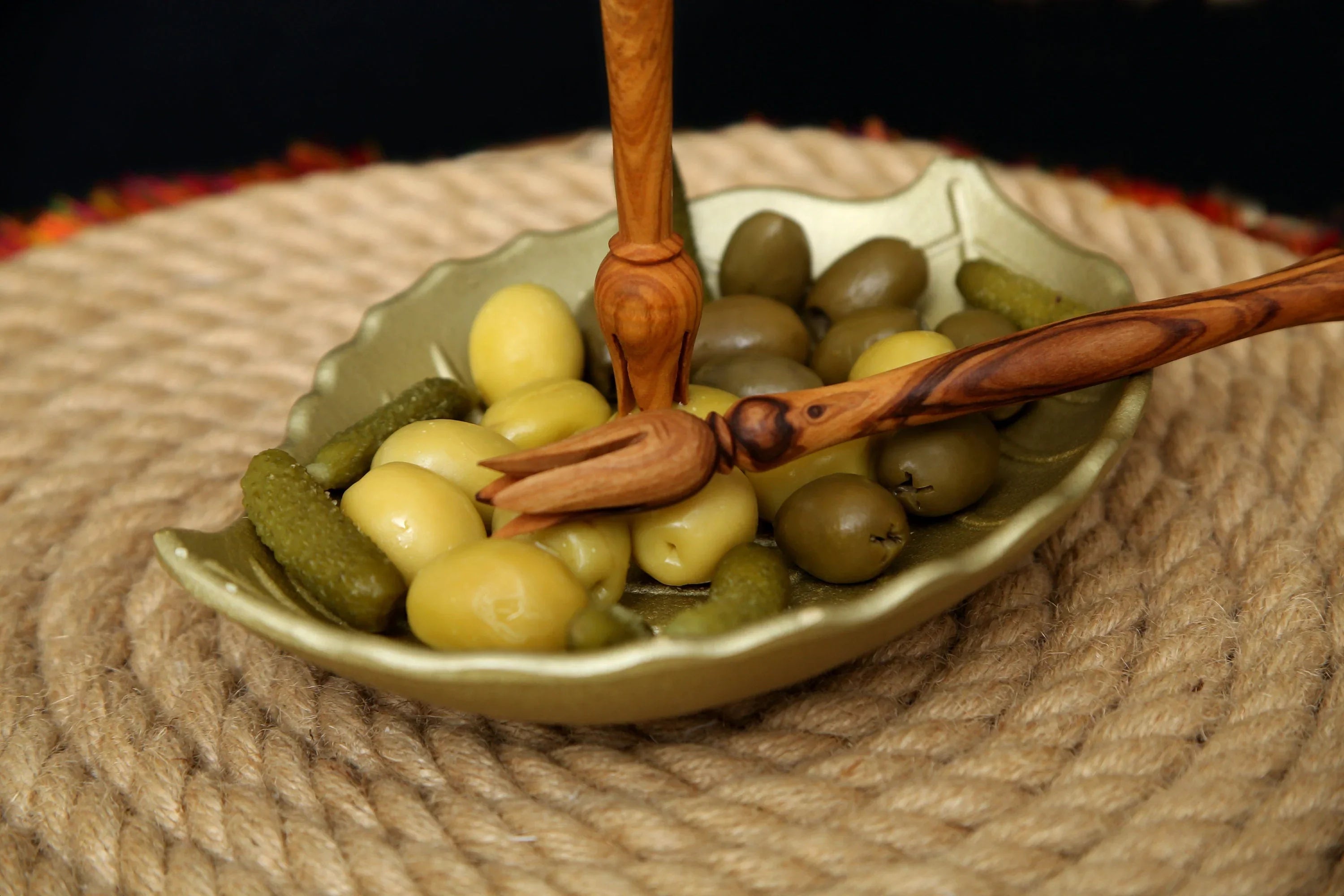 Olive wood unnamed product – handcrafted, natural design