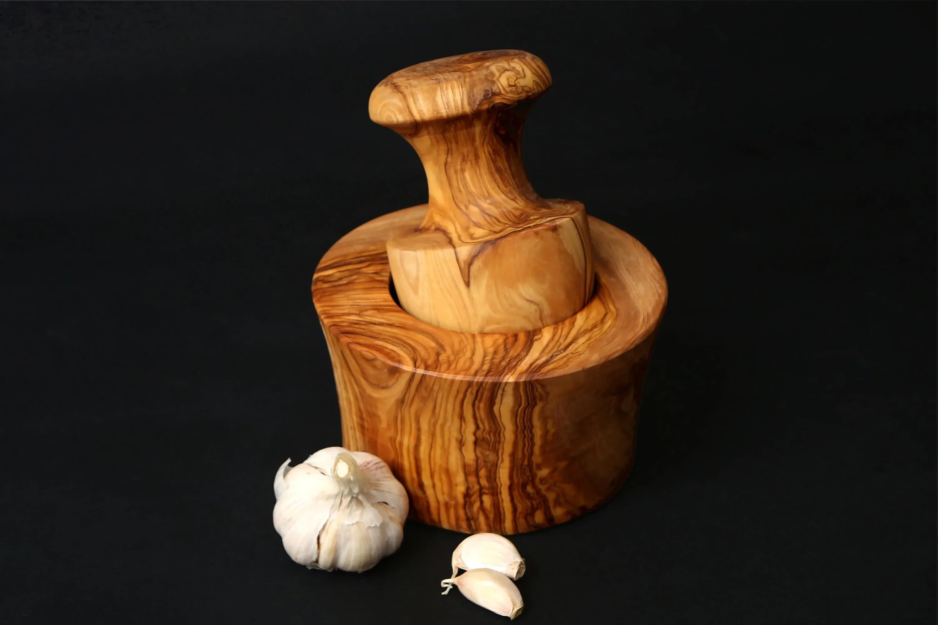 Olive wood unnamed product – handcrafted, natural design
