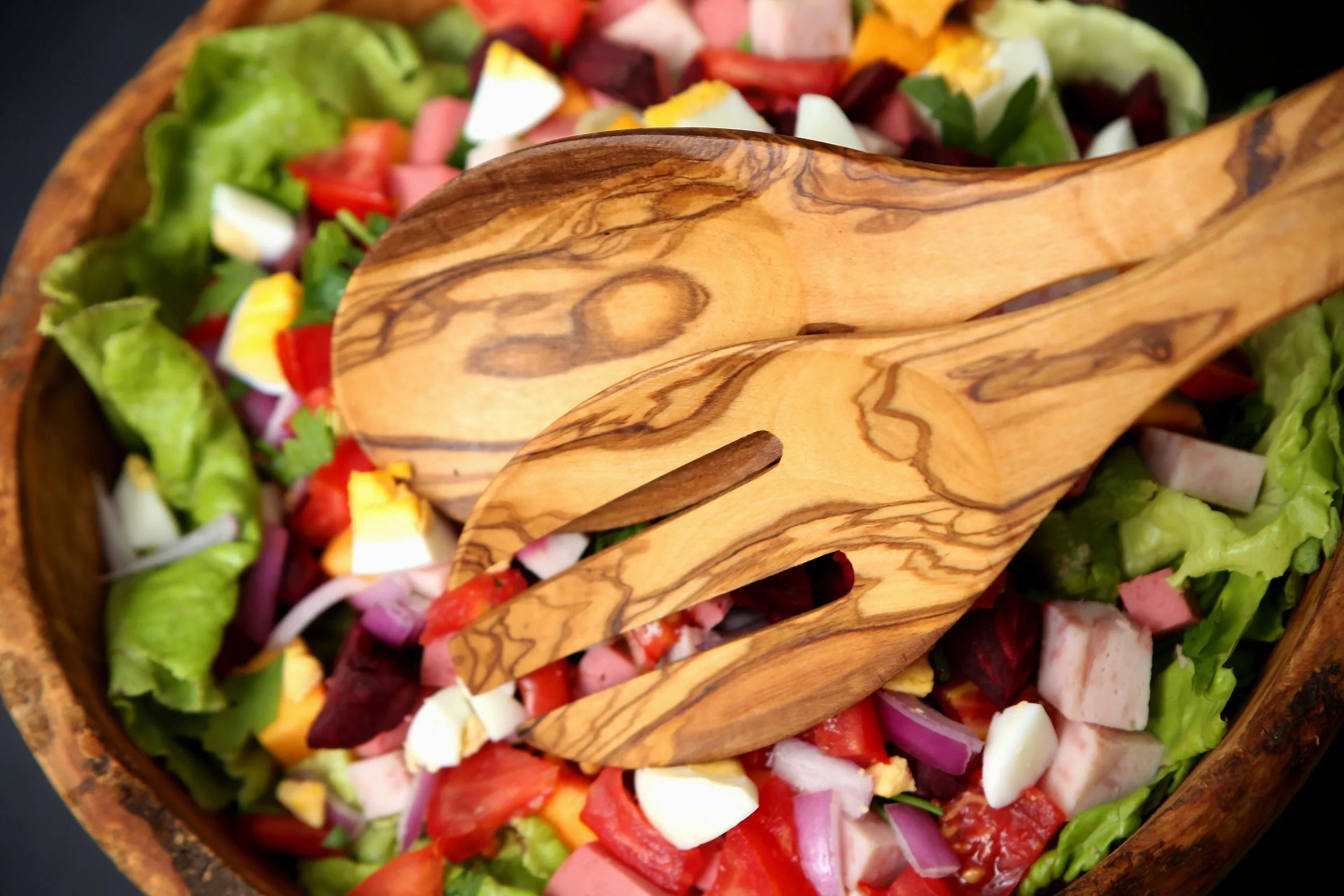 Olive wood unnamed product – handcrafted, natural design