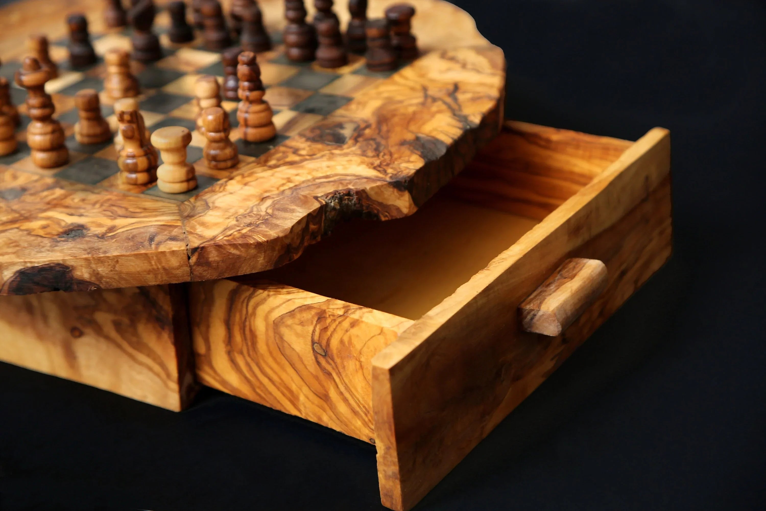 Olive wood unnamed product – handcrafted, natural design