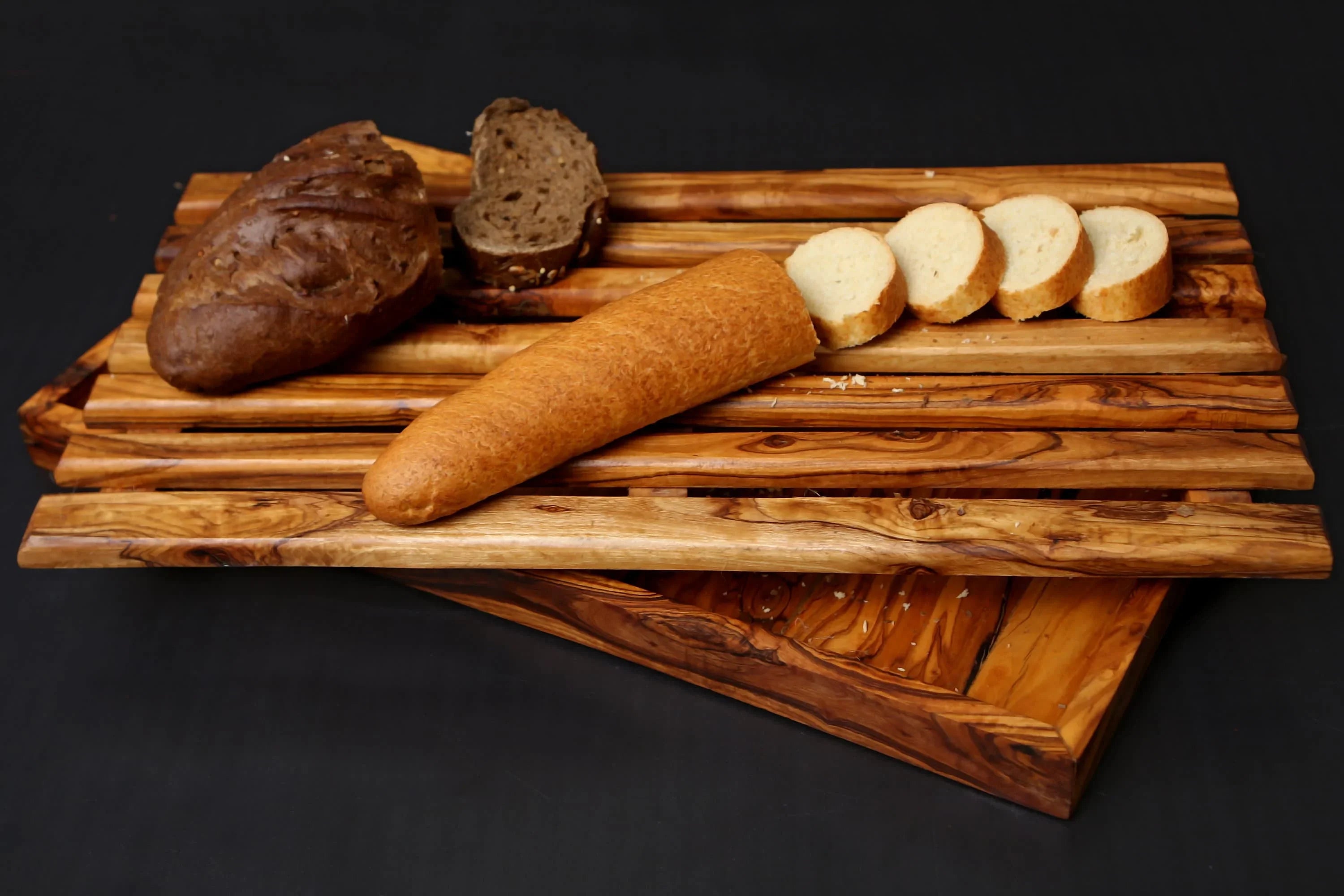 Olive wood unnamed product – handcrafted, natural design
