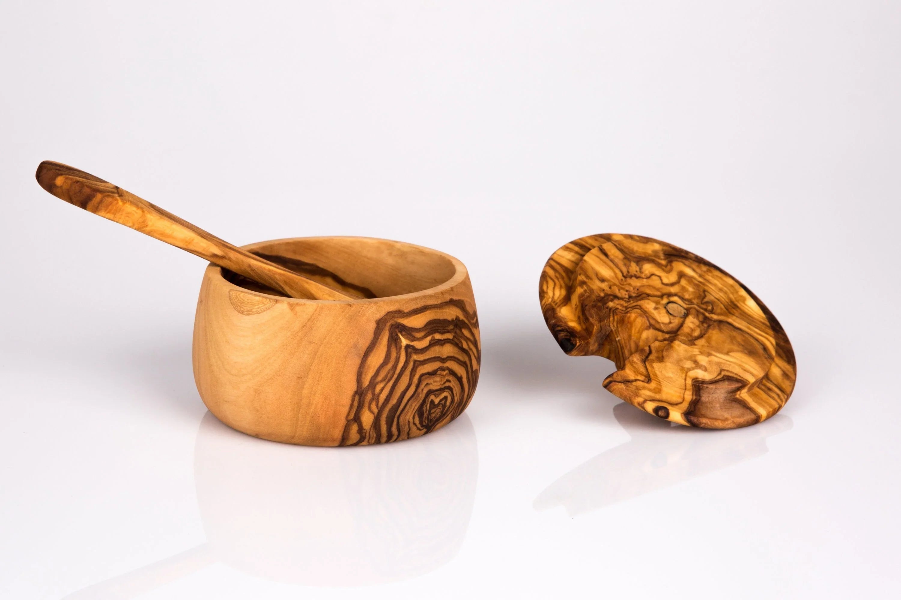 Olive wood unnamed product – handcrafted, natural design