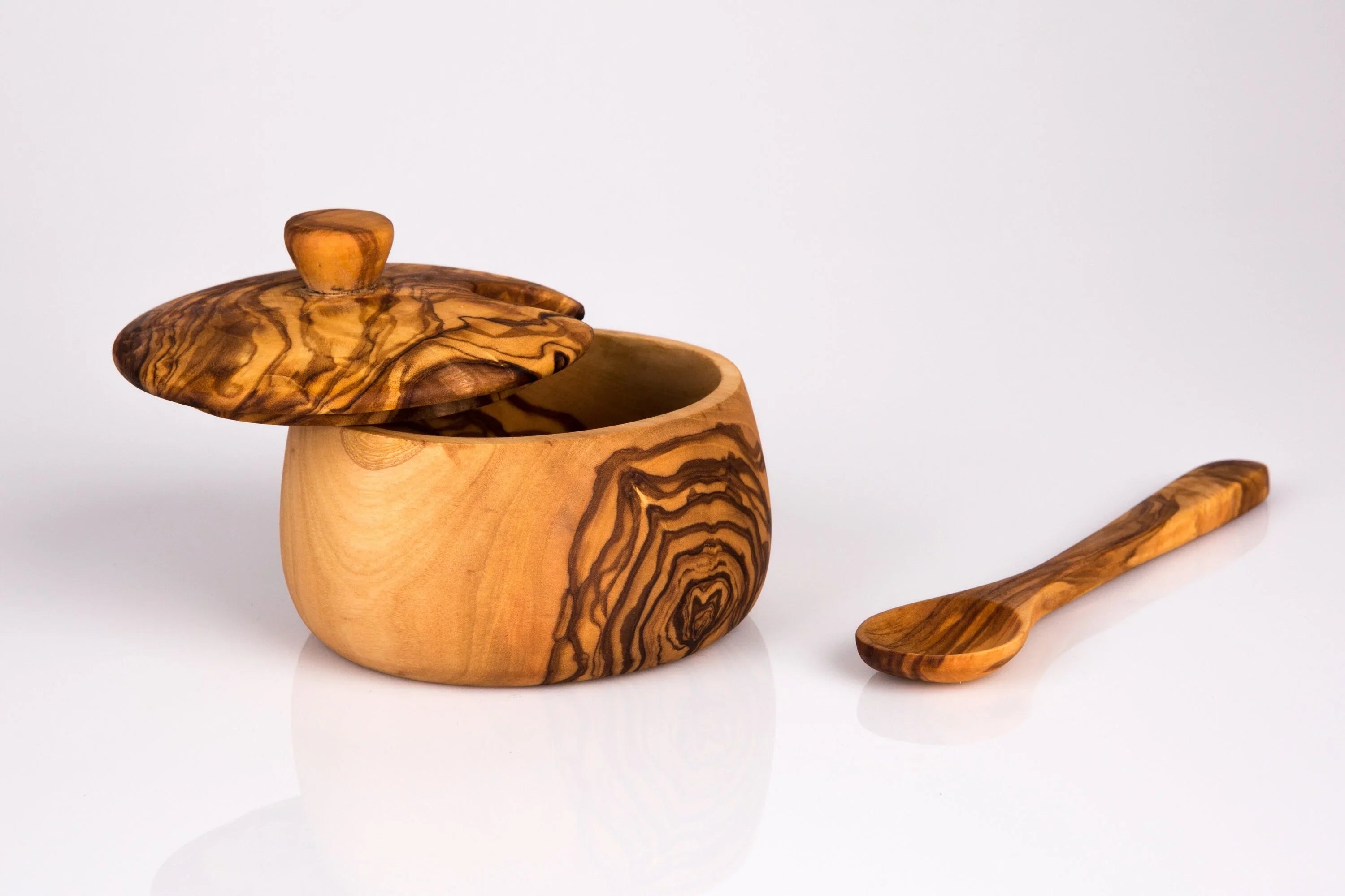 Olive wood unnamed product – handcrafted, natural design