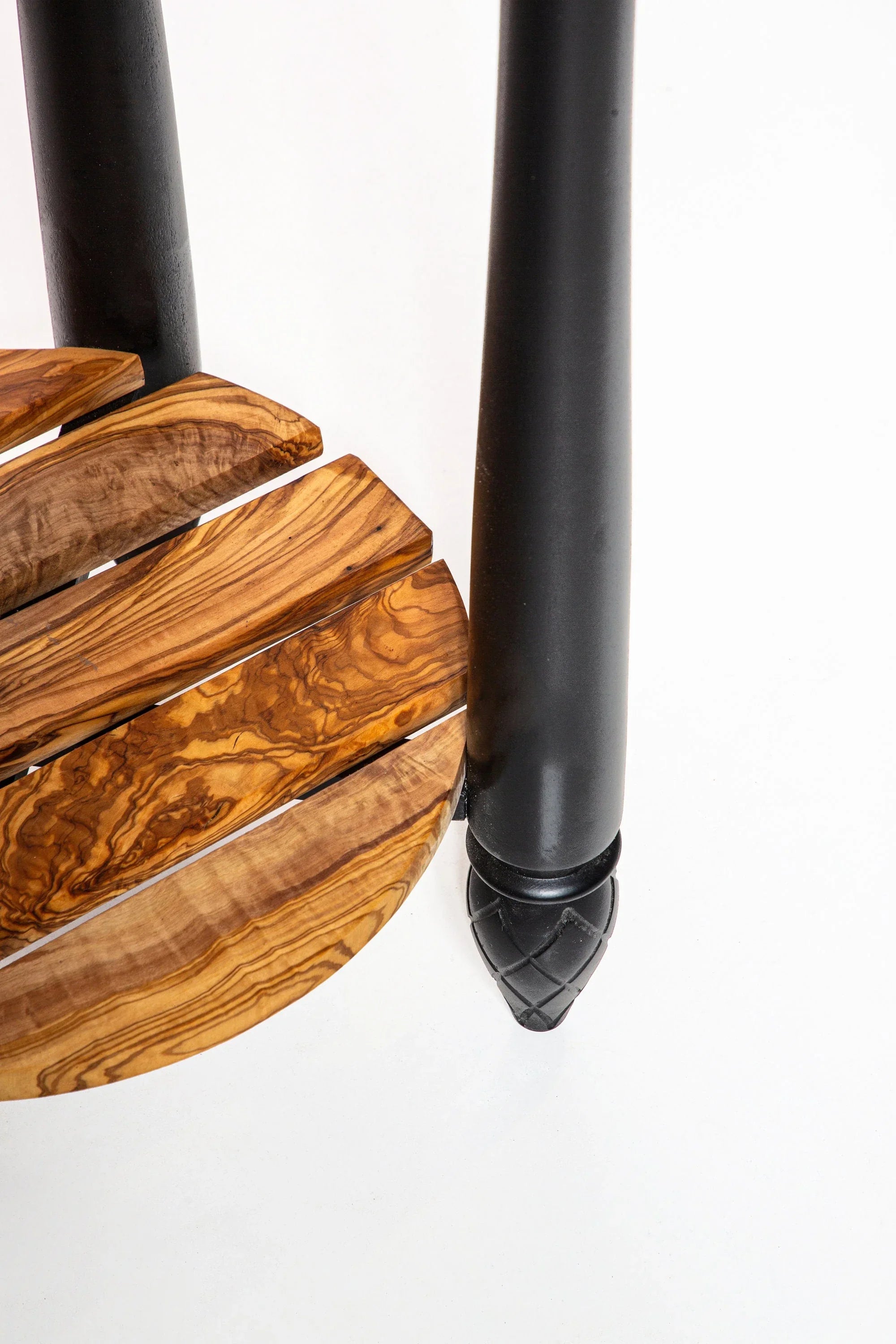 Olive wood unnamed product – handcrafted, natural design