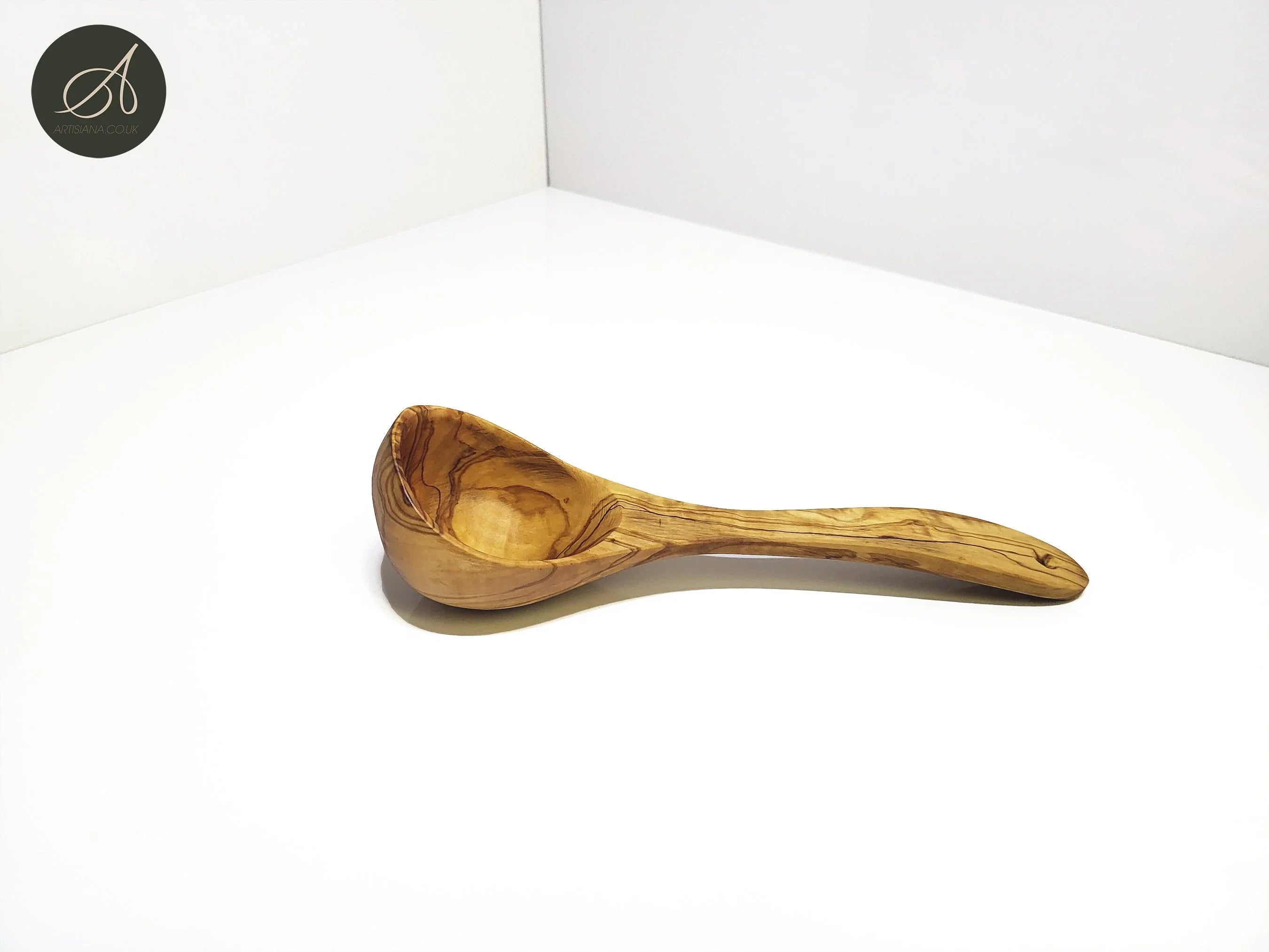 Olive wood unnamed product – handcrafted, natural design