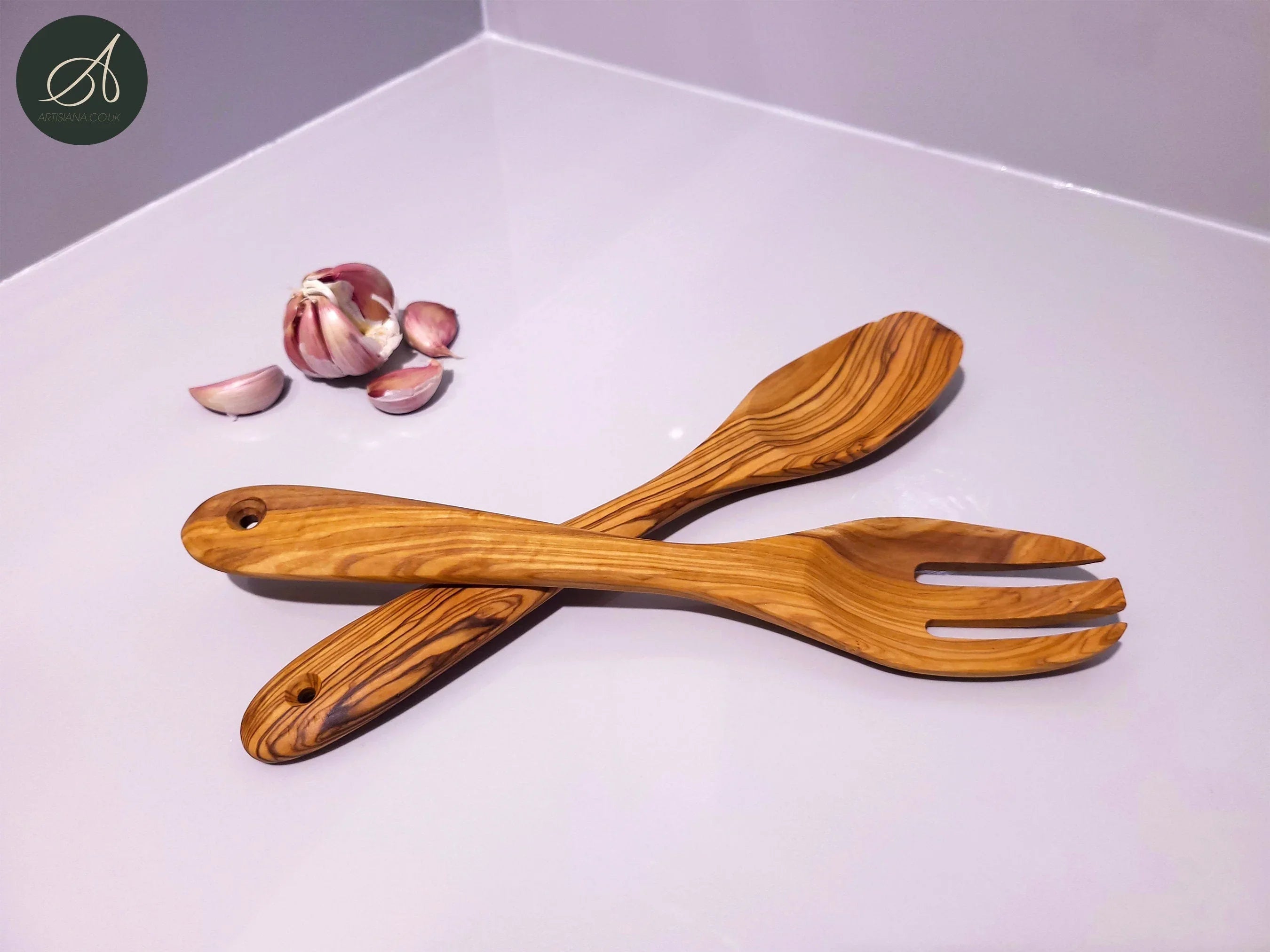 Olive wood unnamed product – handcrafted, natural design