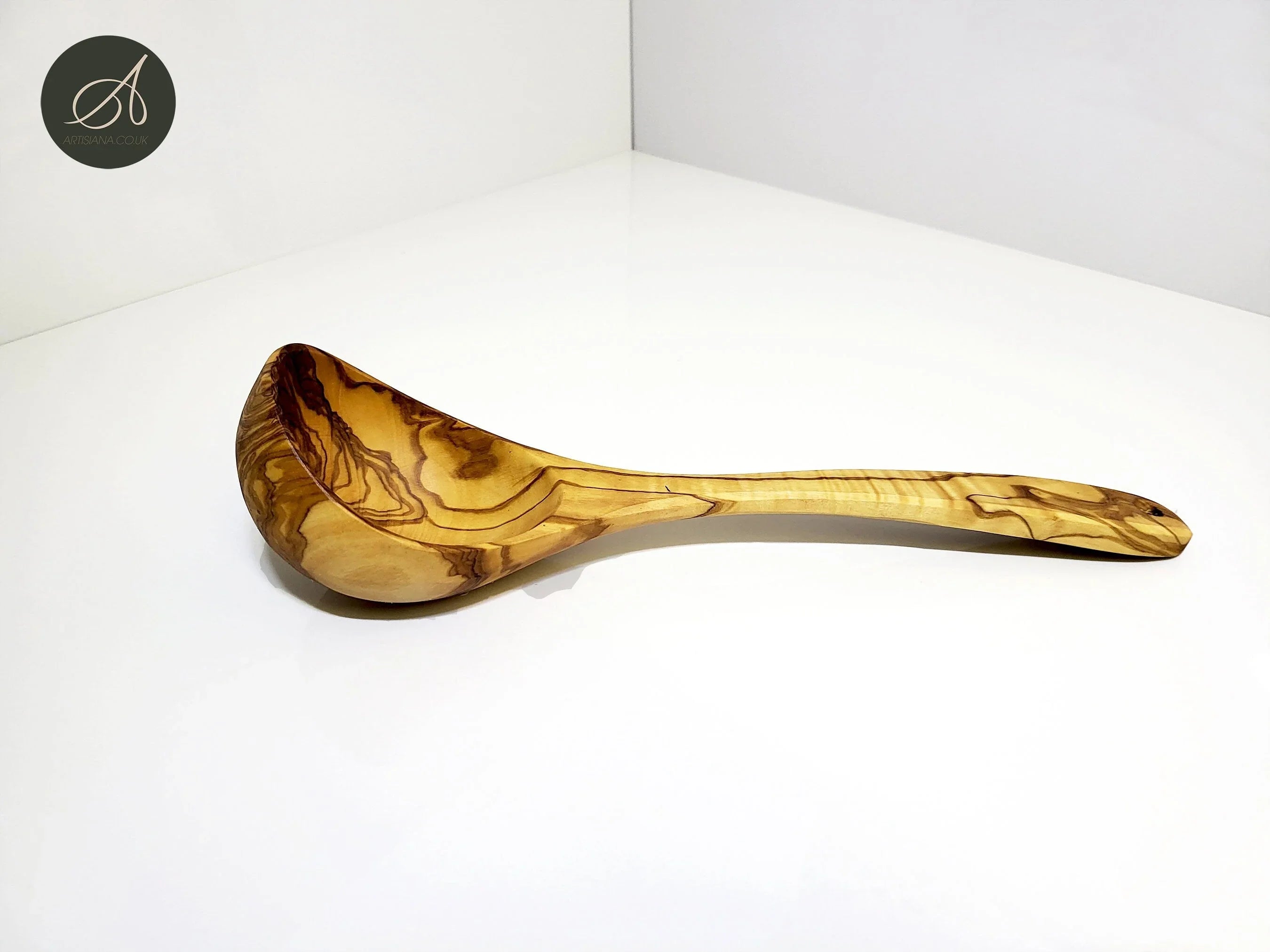 Olive wood unnamed product – handcrafted, natural design