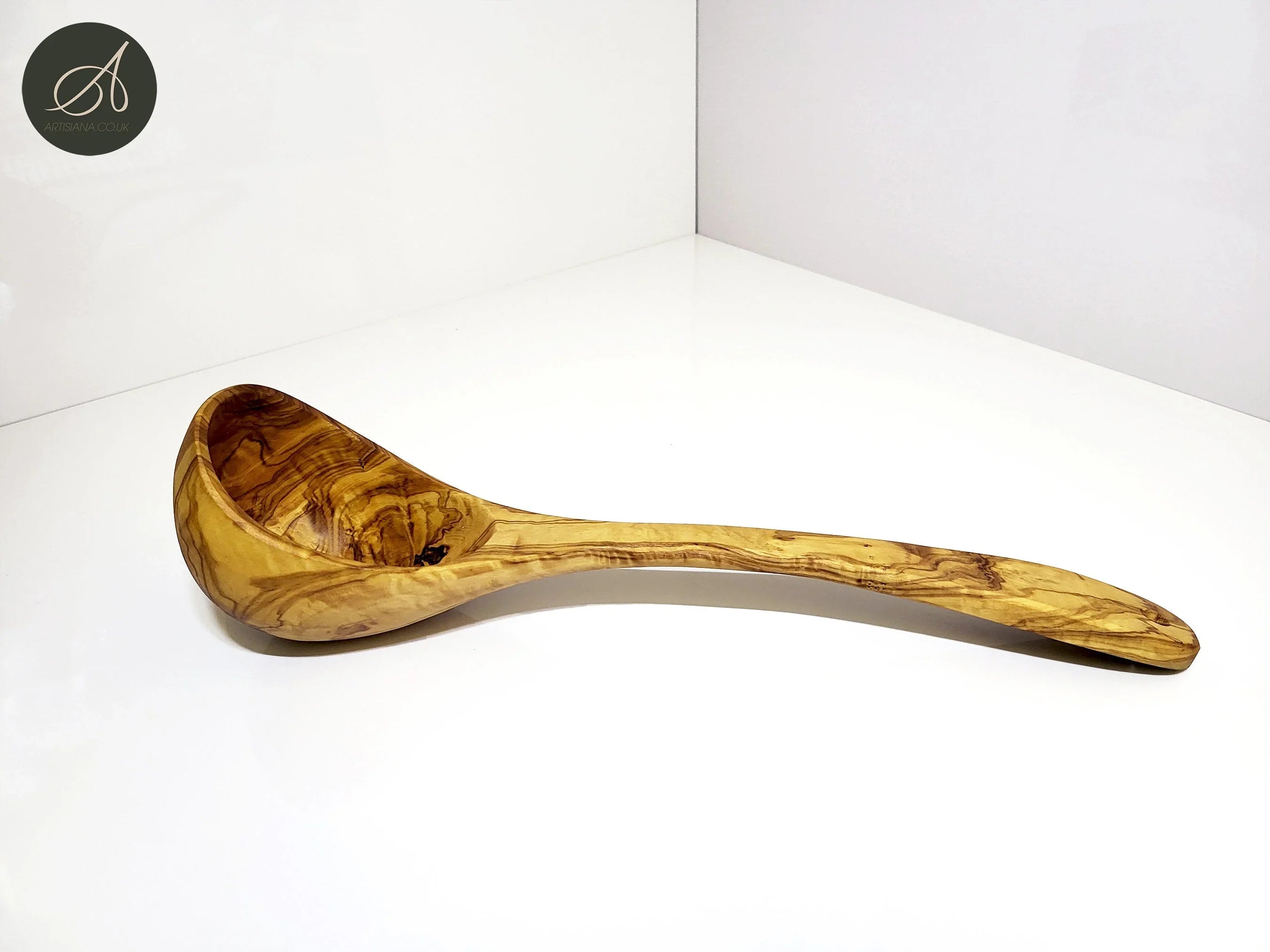 Olive wood unnamed product – handcrafted, natural design