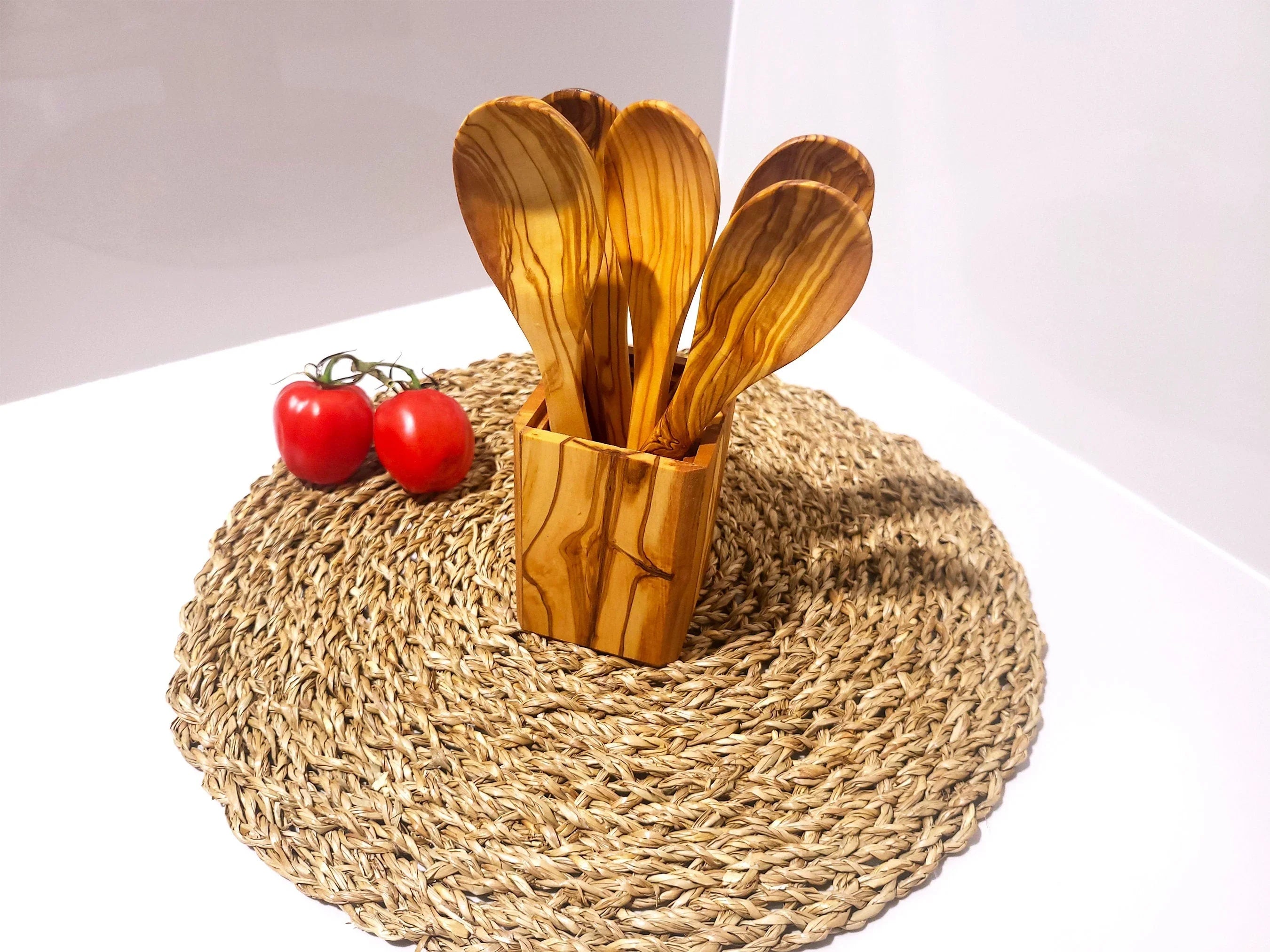 Olive wood unnamed product – handcrafted, natural design