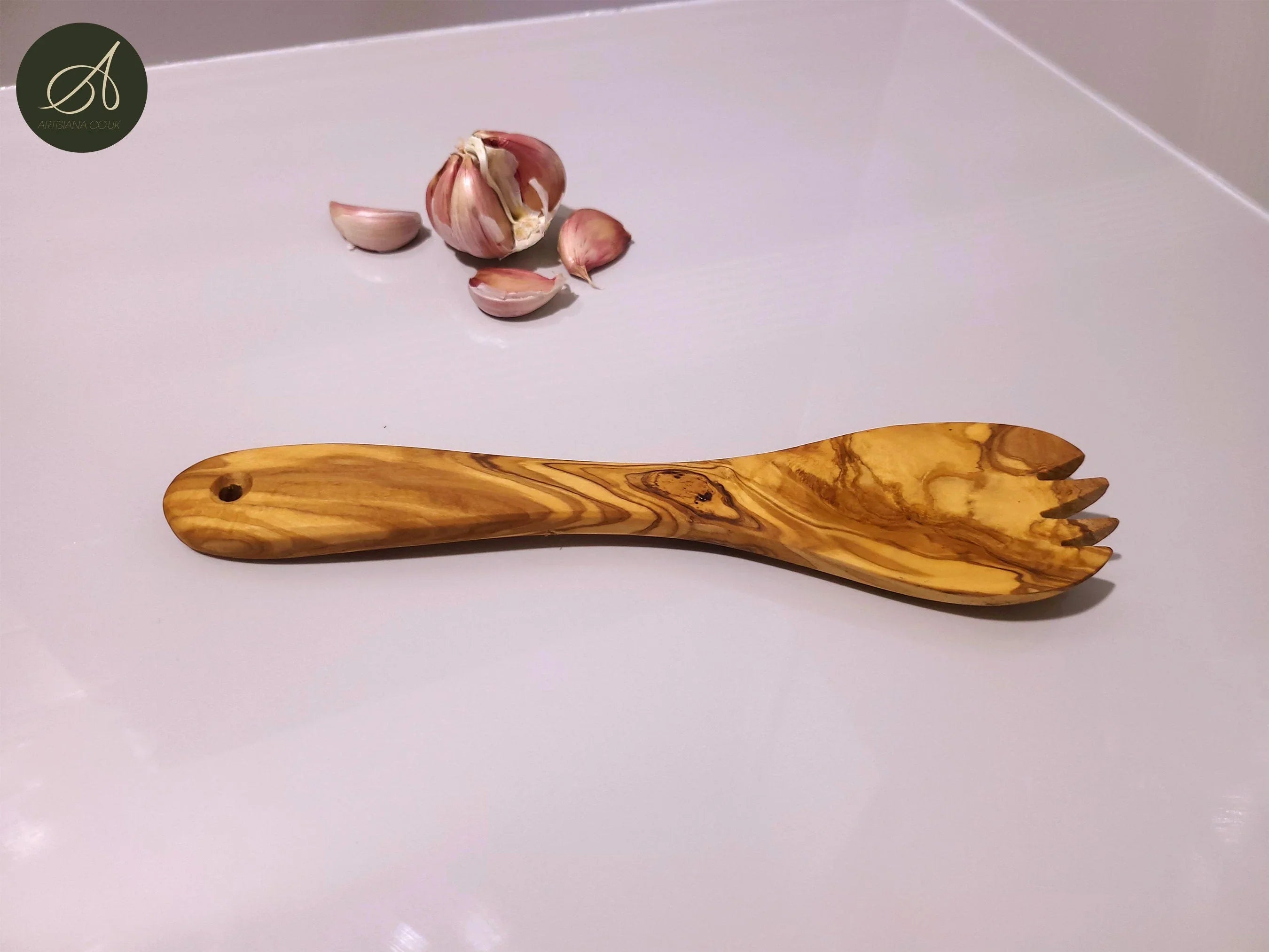 Olive wood unnamed product – handcrafted, natural design