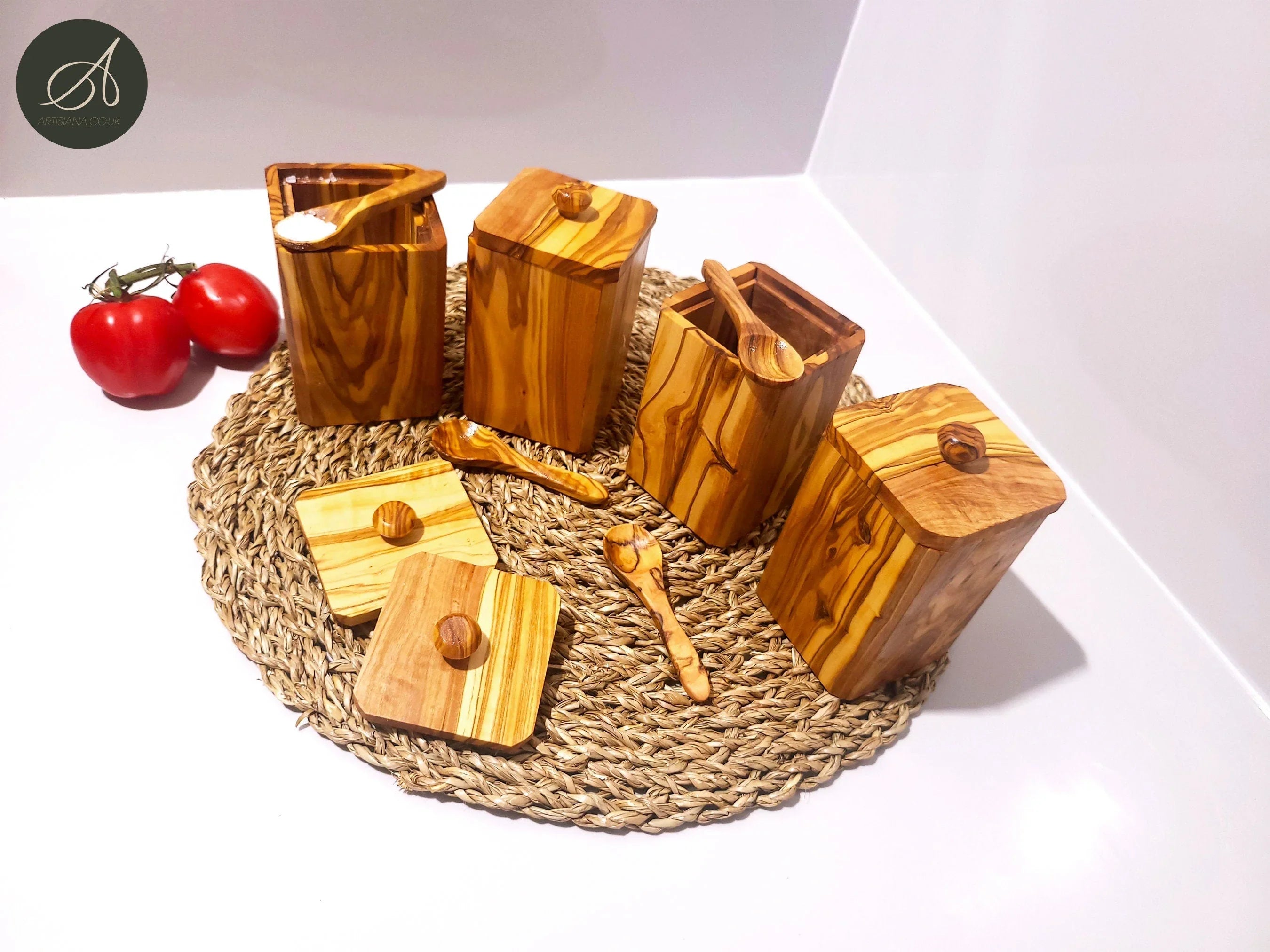 Olive wood unnamed product – handcrafted, natural design