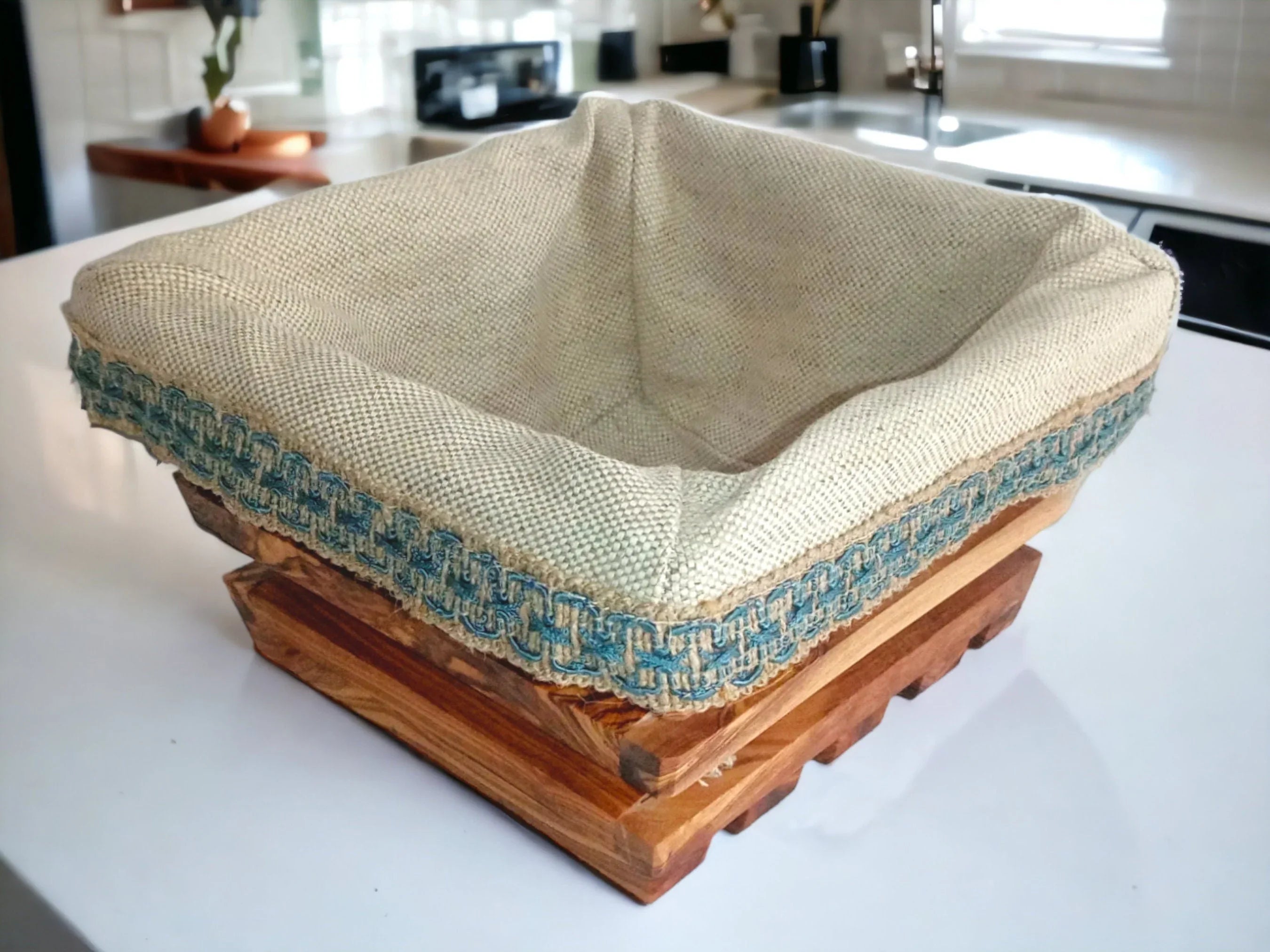 Olive wood unnamed product – handcrafted, natural design