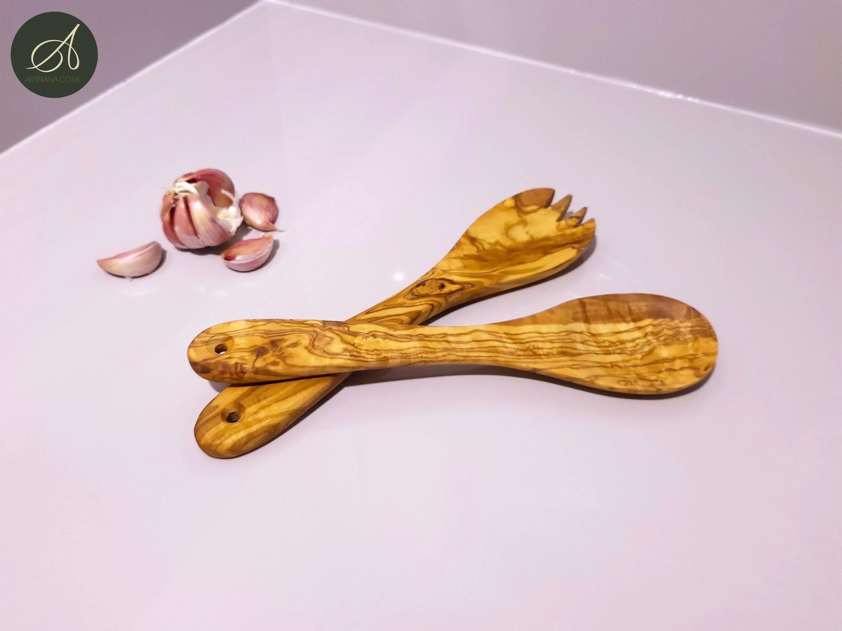 Olive wood unnamed product – handcrafted, natural design