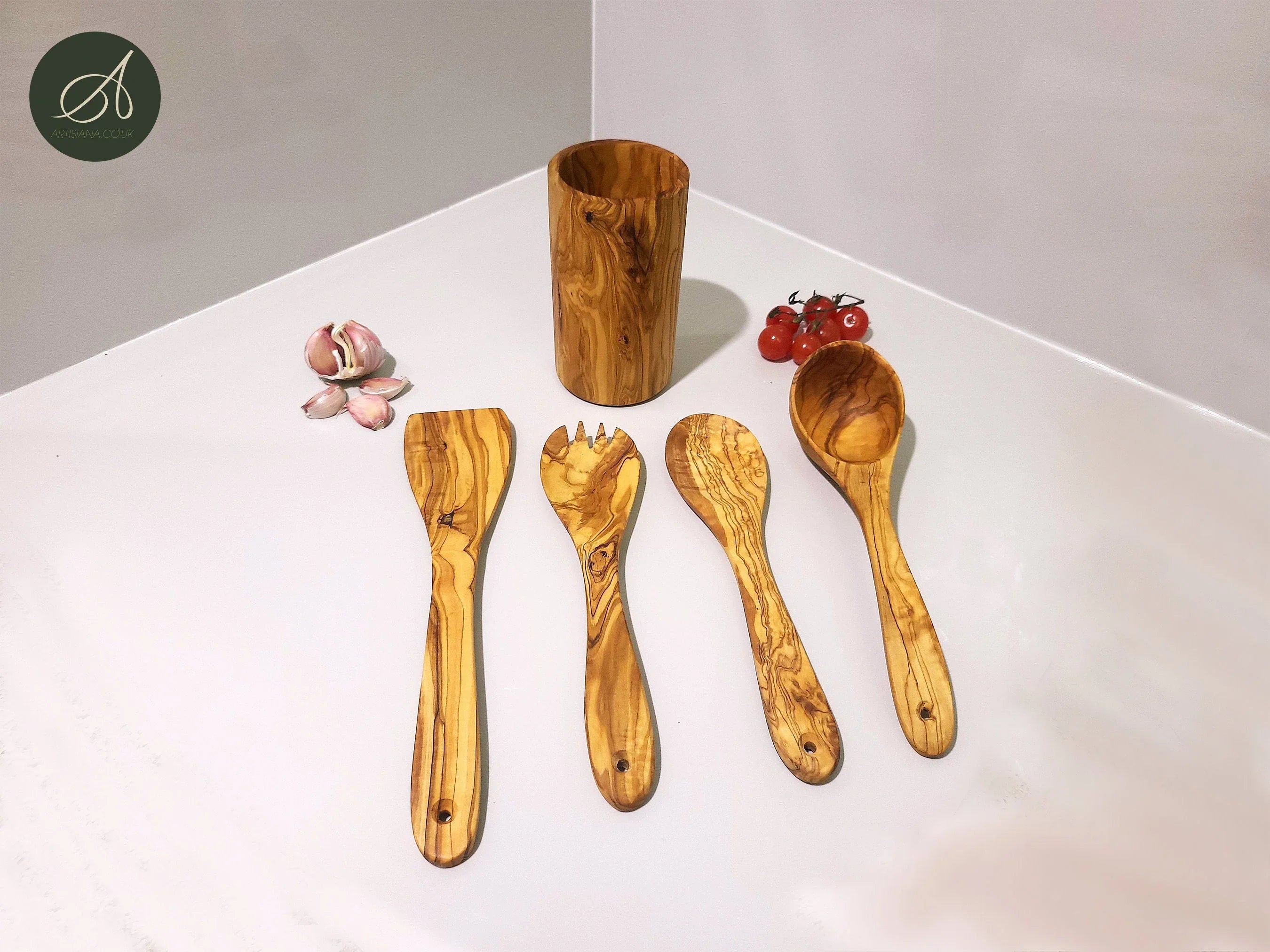 Olive wood unnamed product – handcrafted, natural design