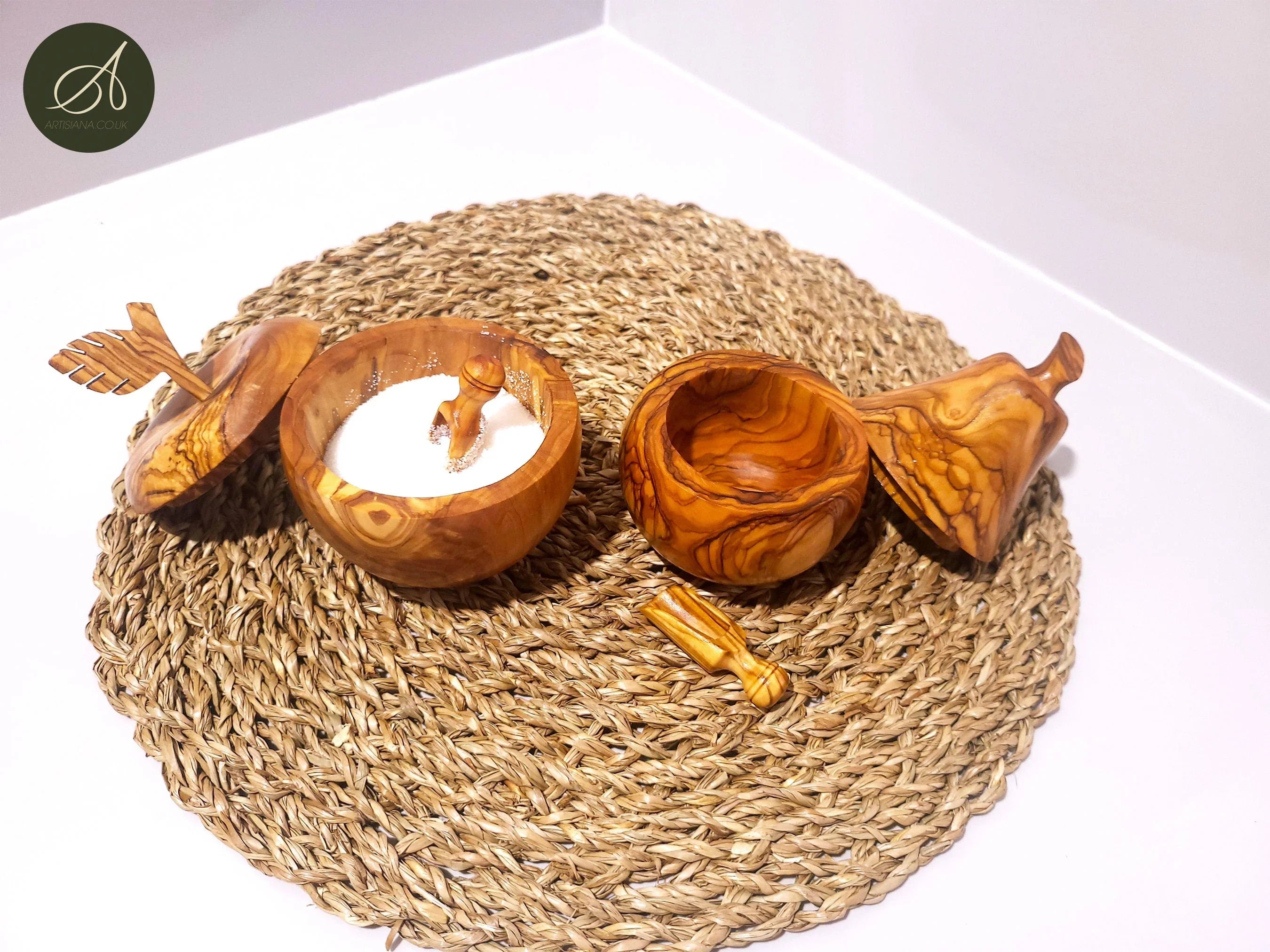 Set of olive wood apple – handcrafted and natural design