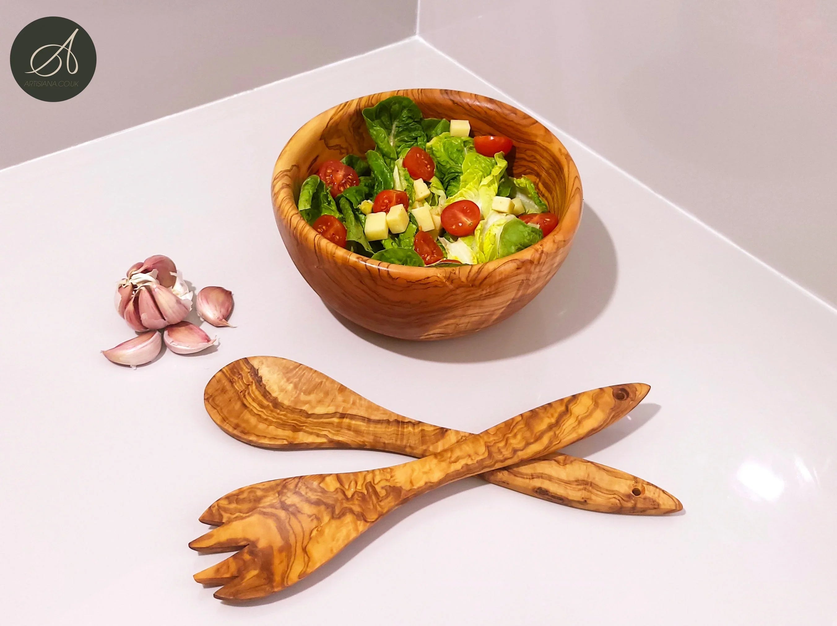 Olive wood unnamed product – handcrafted, natural design