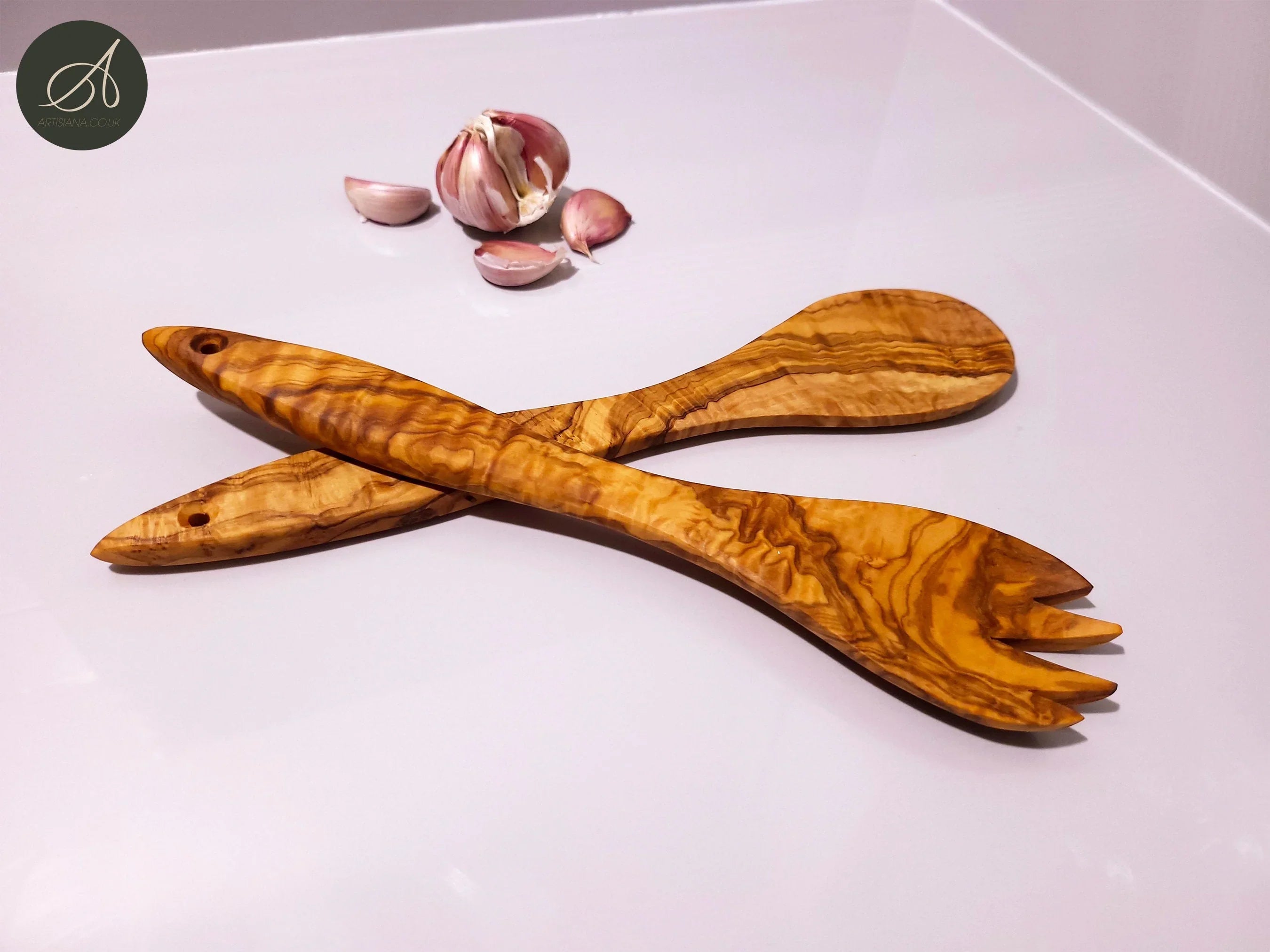 Olive wood unnamed product – handcrafted, natural design