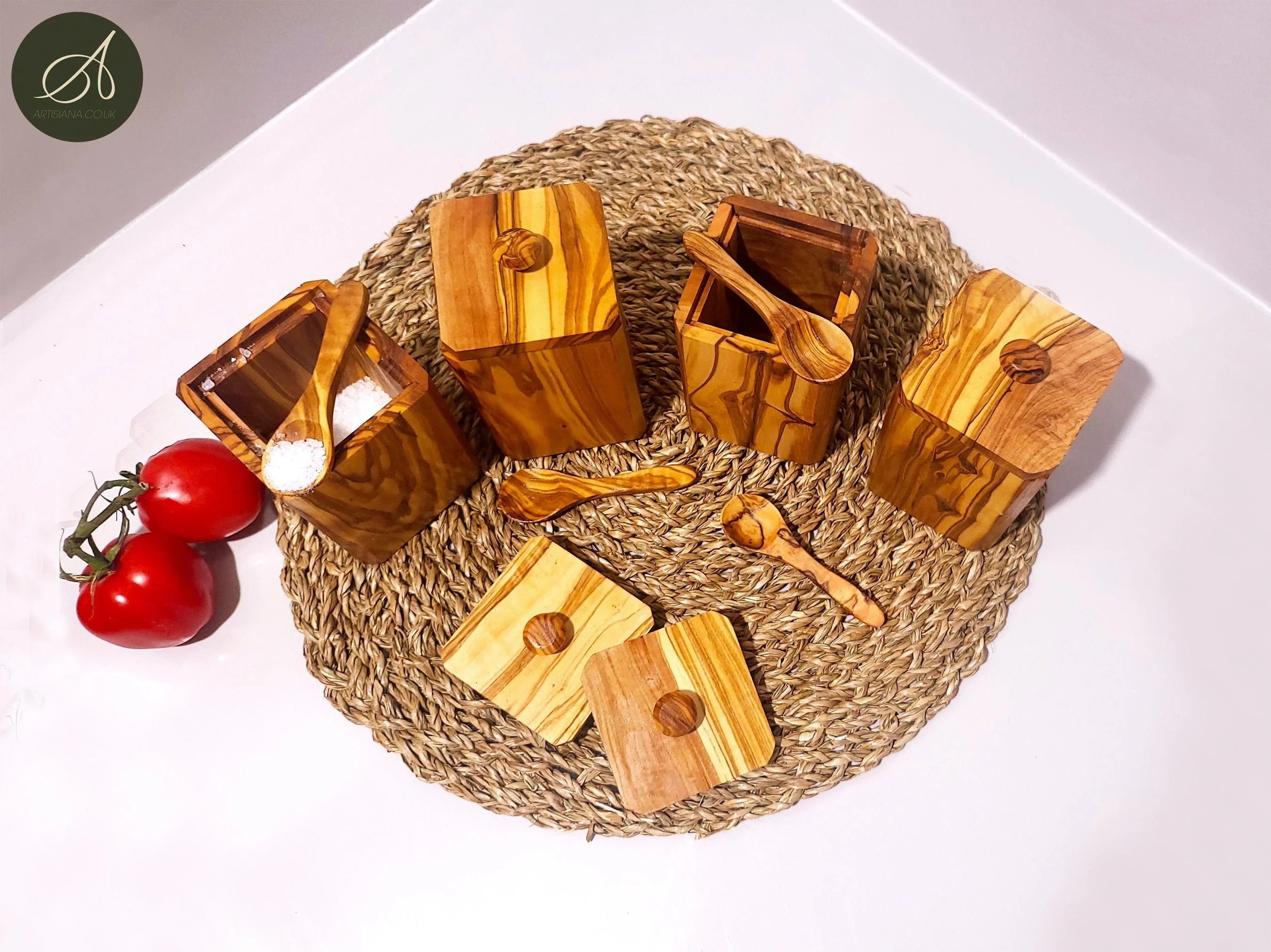 Olive wood unnamed product – handcrafted, natural design