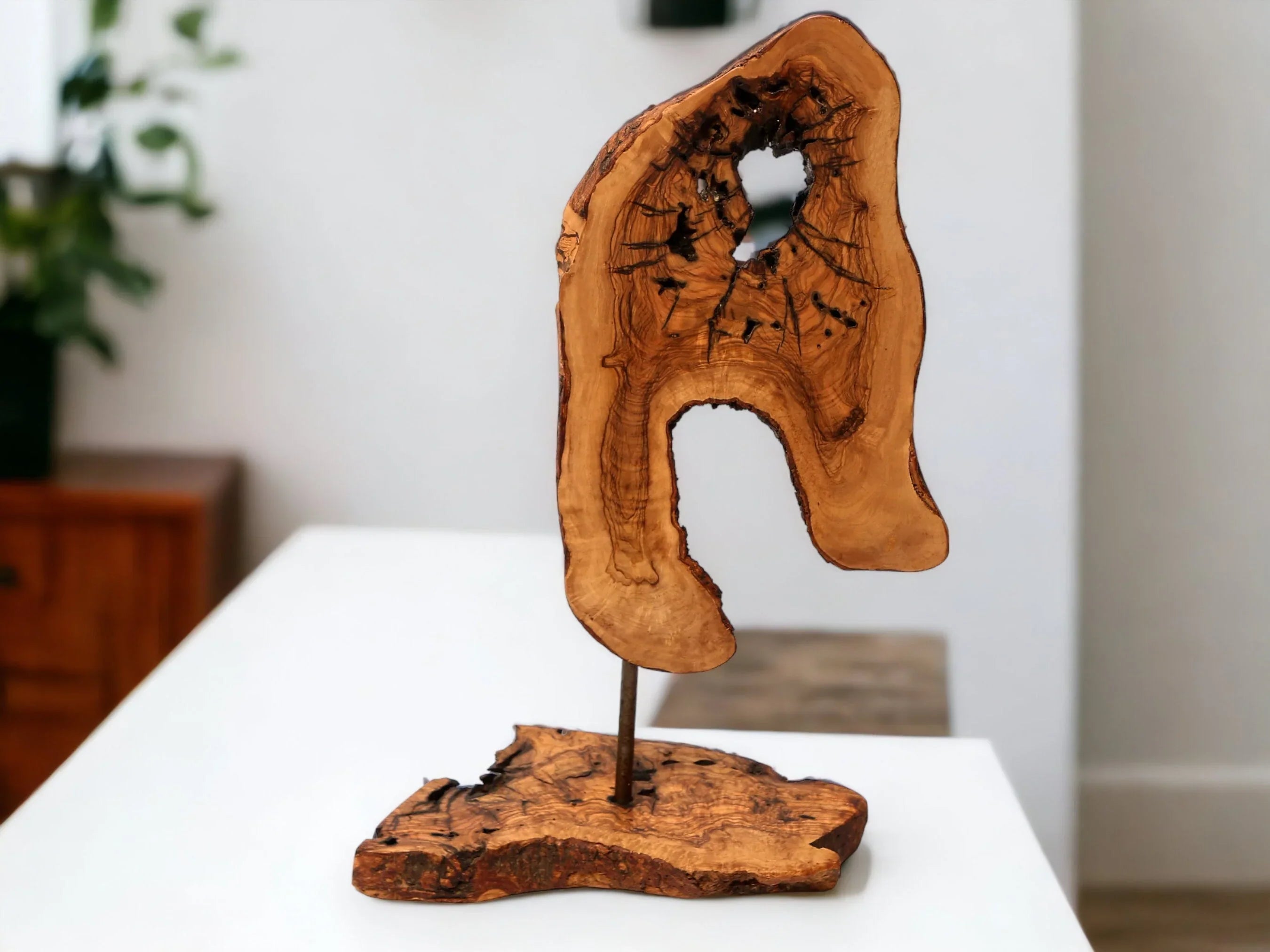 Olive wood unnamed product – handcrafted, natural design