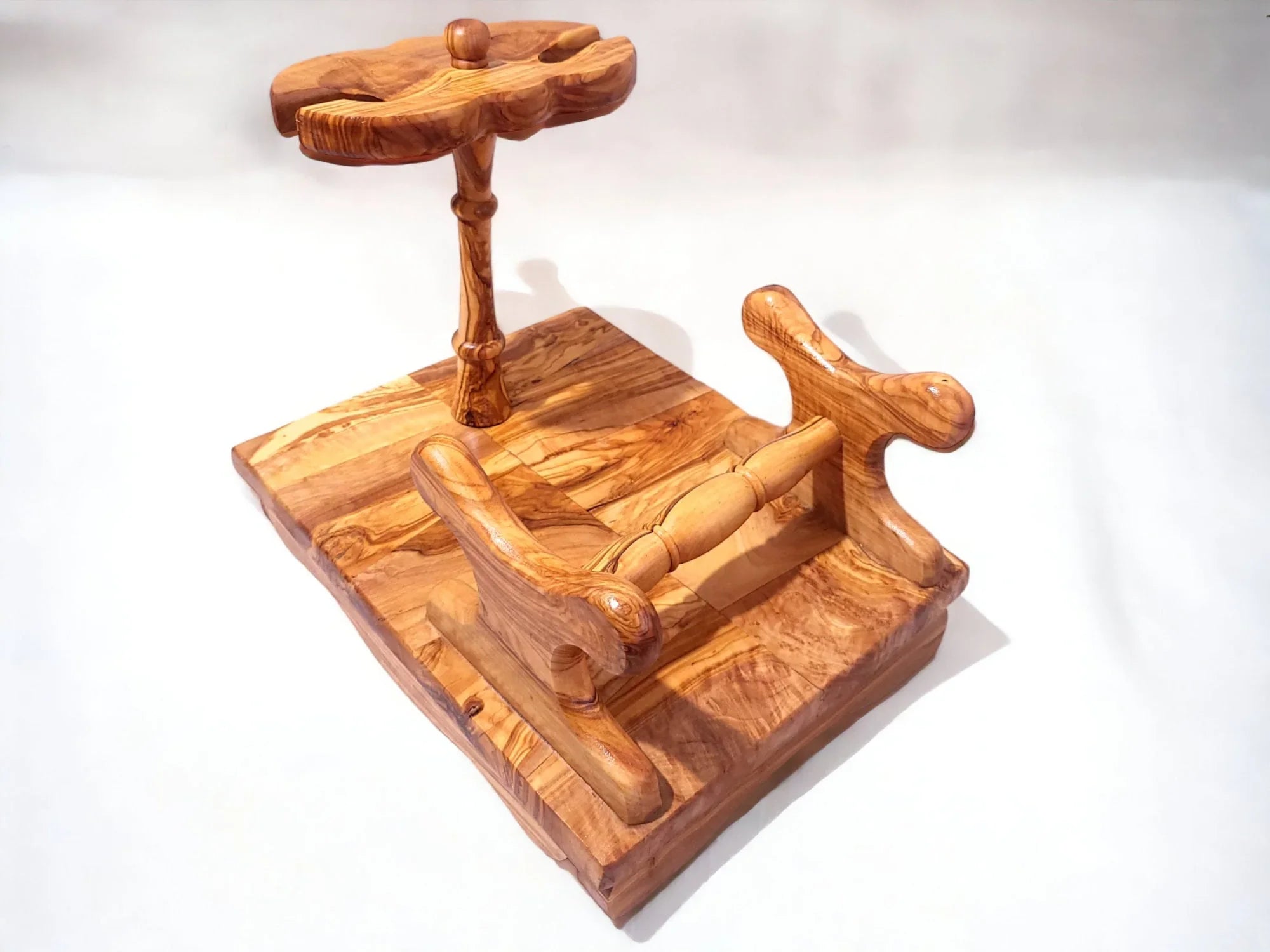 Olive wood unnamed product – handcrafted, natural design