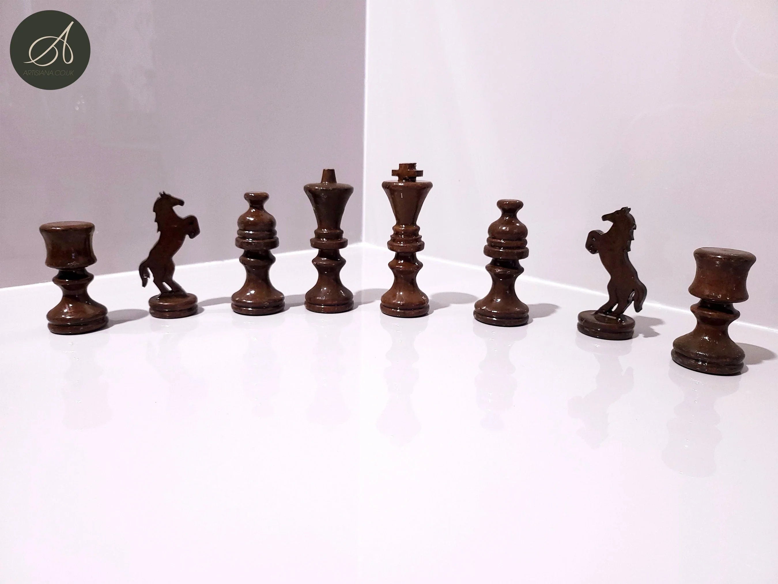 Olive wood unnamed product – handcrafted, natural design