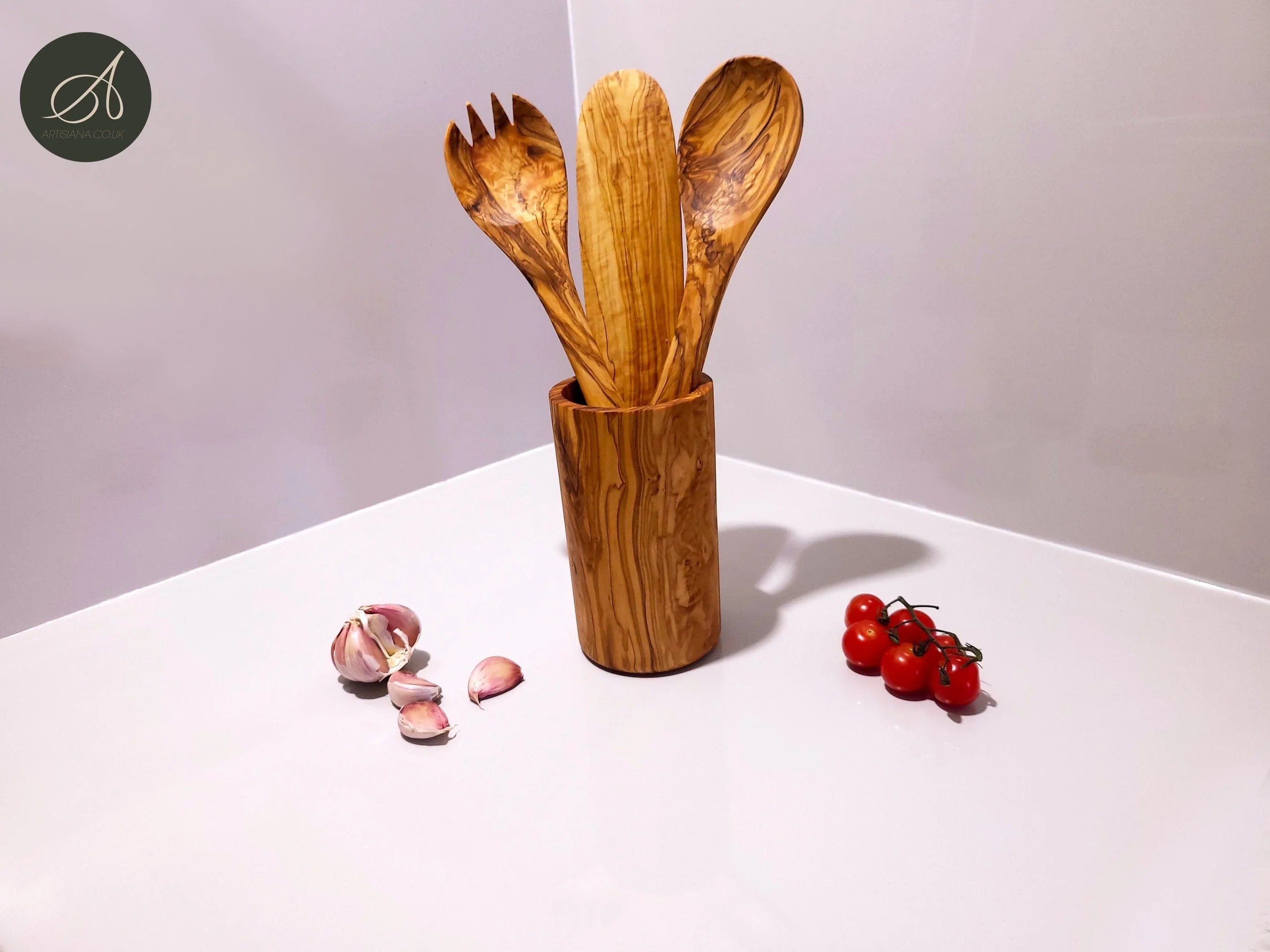 Olive wood unnamed product – handcrafted, natural design