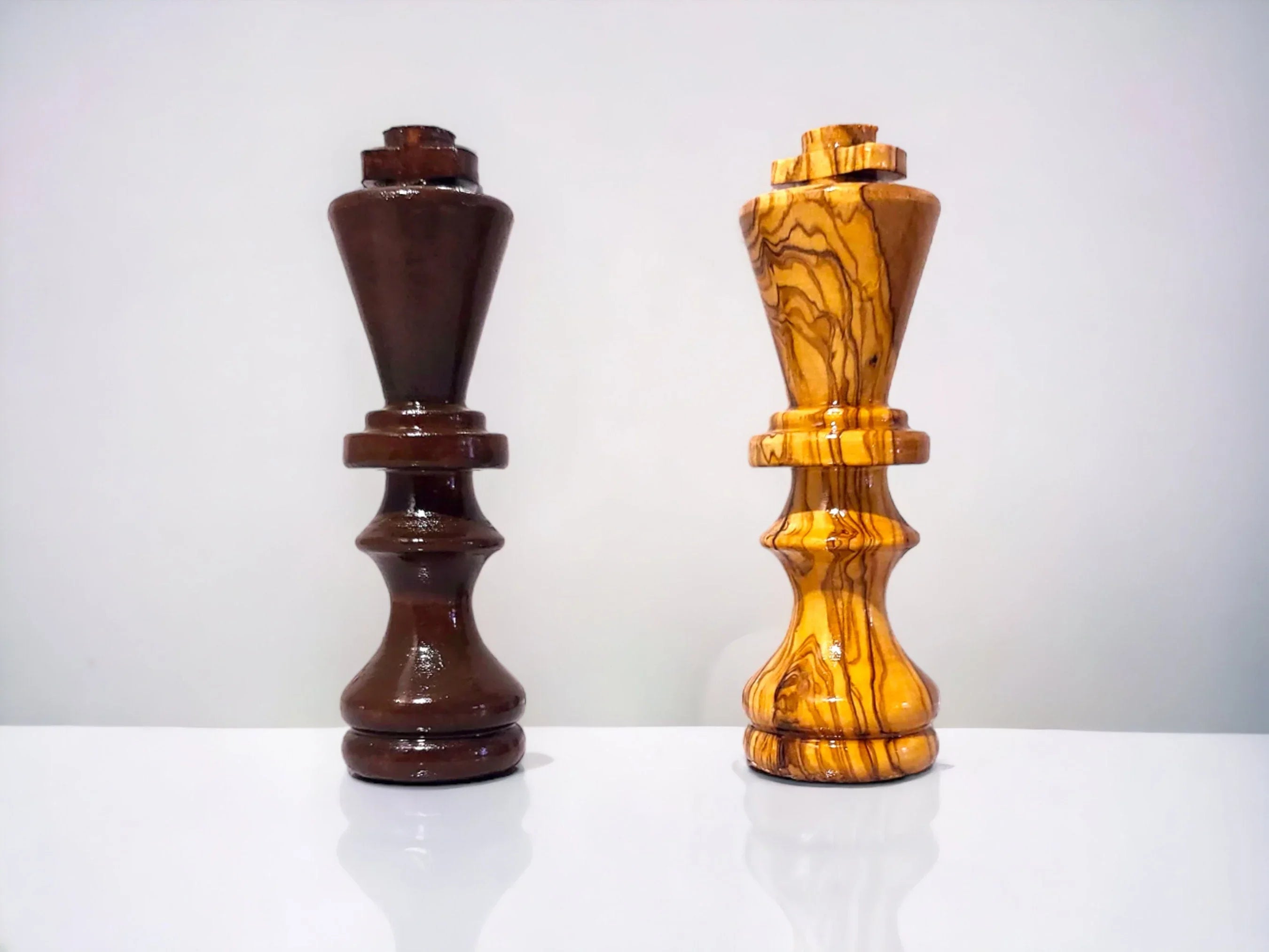 Olive wood unnamed product – handcrafted, natural design