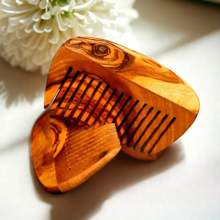 Olive wood 14 tine hair – handcrafted and natural design