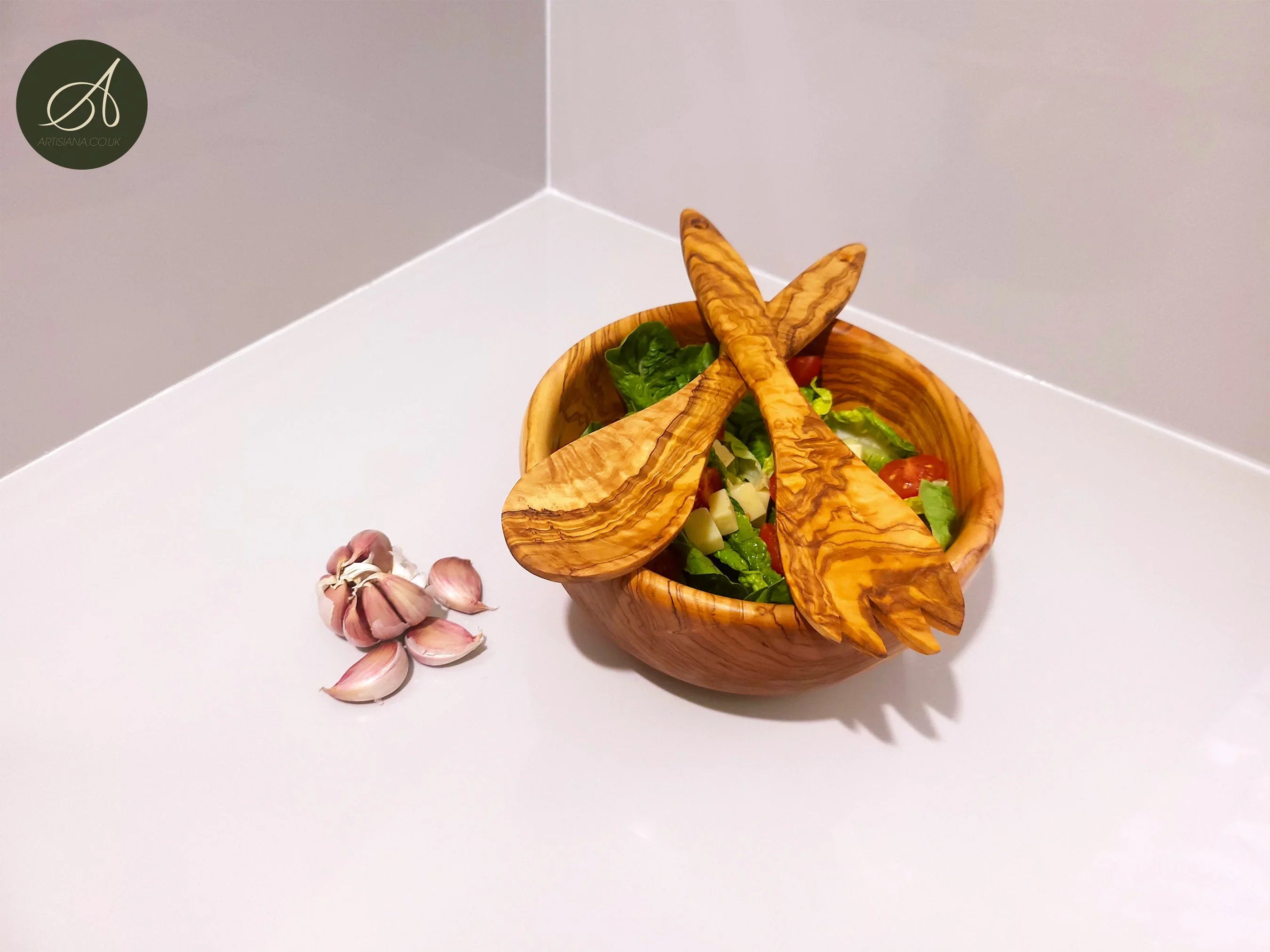 Olive wood unnamed product – handcrafted, natural design
