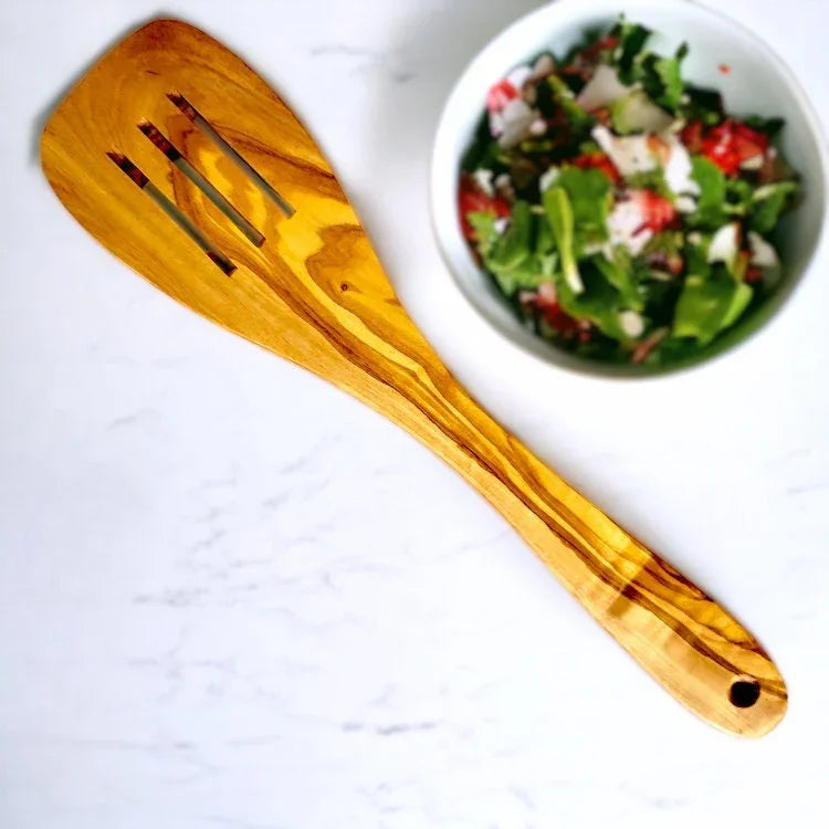 Olive wood simple spatula with slit – handcrafted, natural design