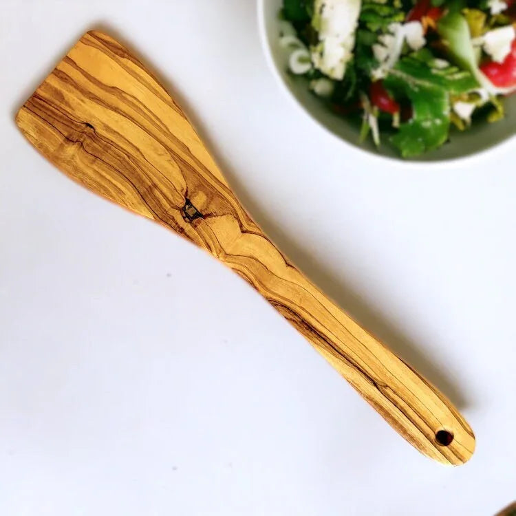 Olive wood flat curved spatula 30 – handcrafted, natural design
