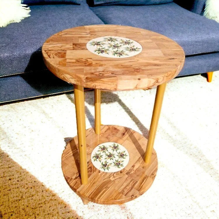 Side table with ceramic – handcrafted and natural design