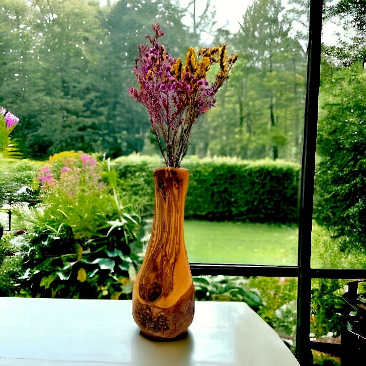 Rustic vase for dry flower