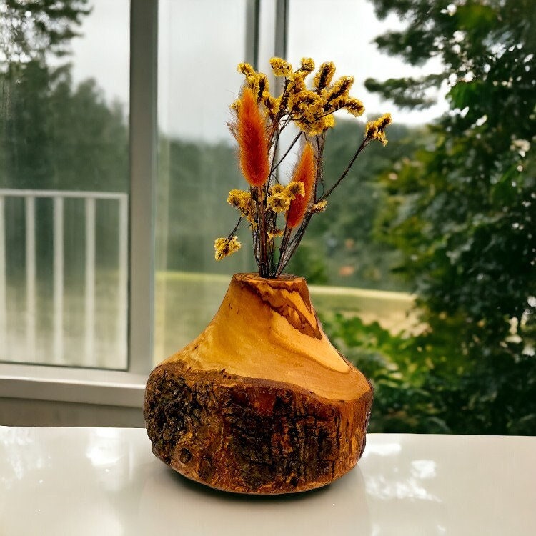 Olive wood rustic vase for dry – handcrafted, natural design